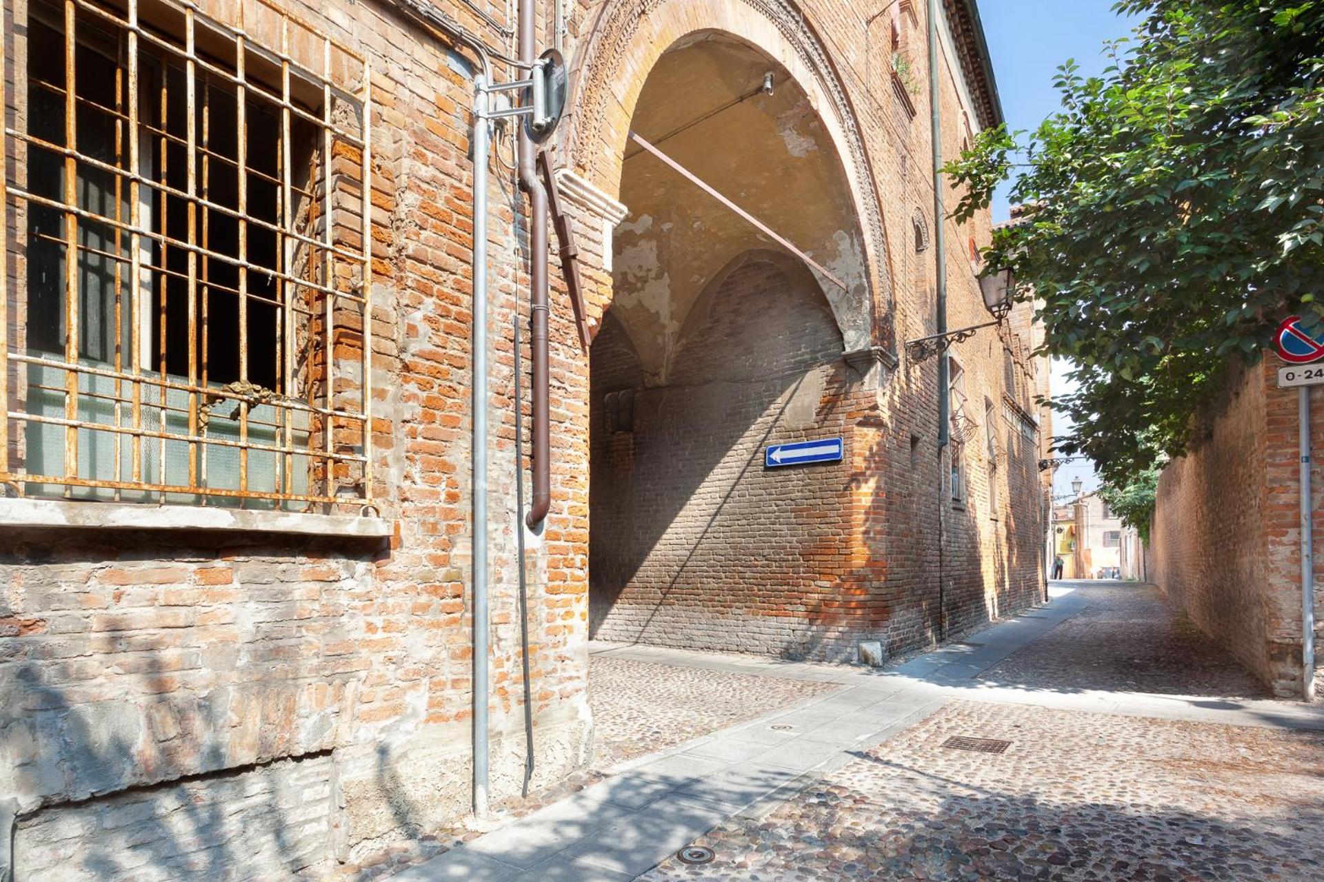 GuestHost - Ferrara Casa dell'Archivòlto con Garage