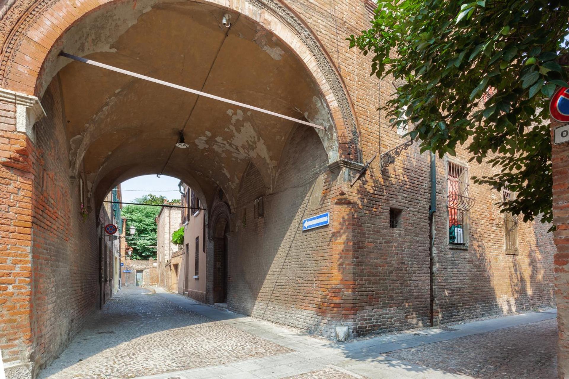GuestHost - Ferrara Casa dell'Archivòlto con Garage