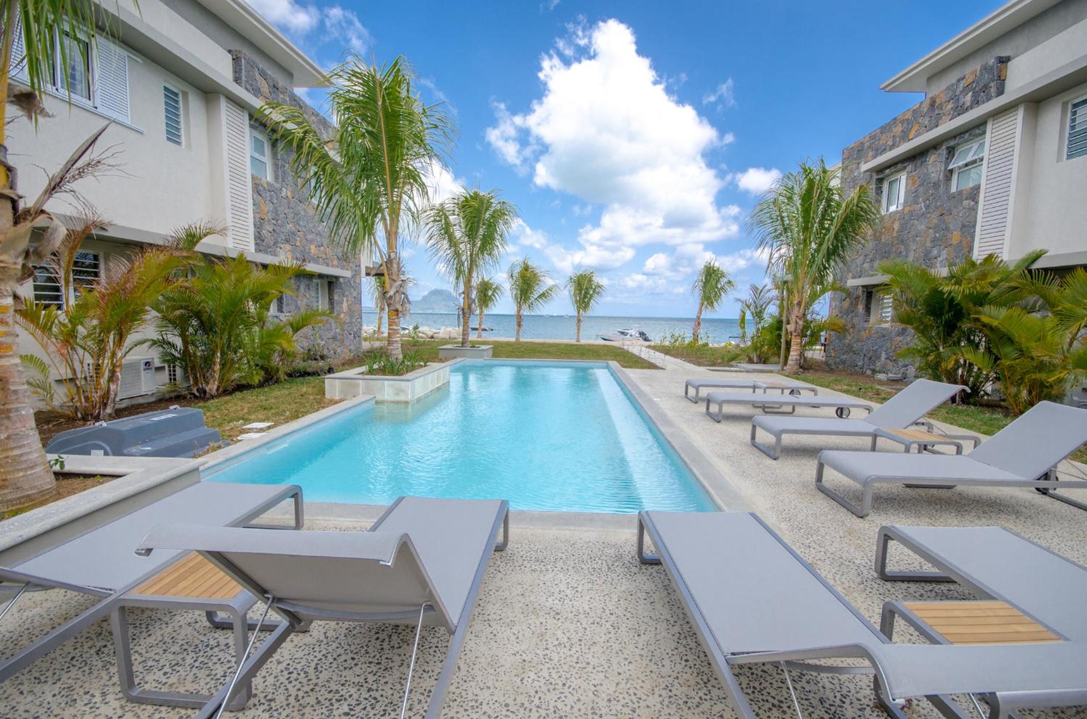 L'Escale 3 bedrooms Sea View and Beachfront Suite by Dream Escapes view 3