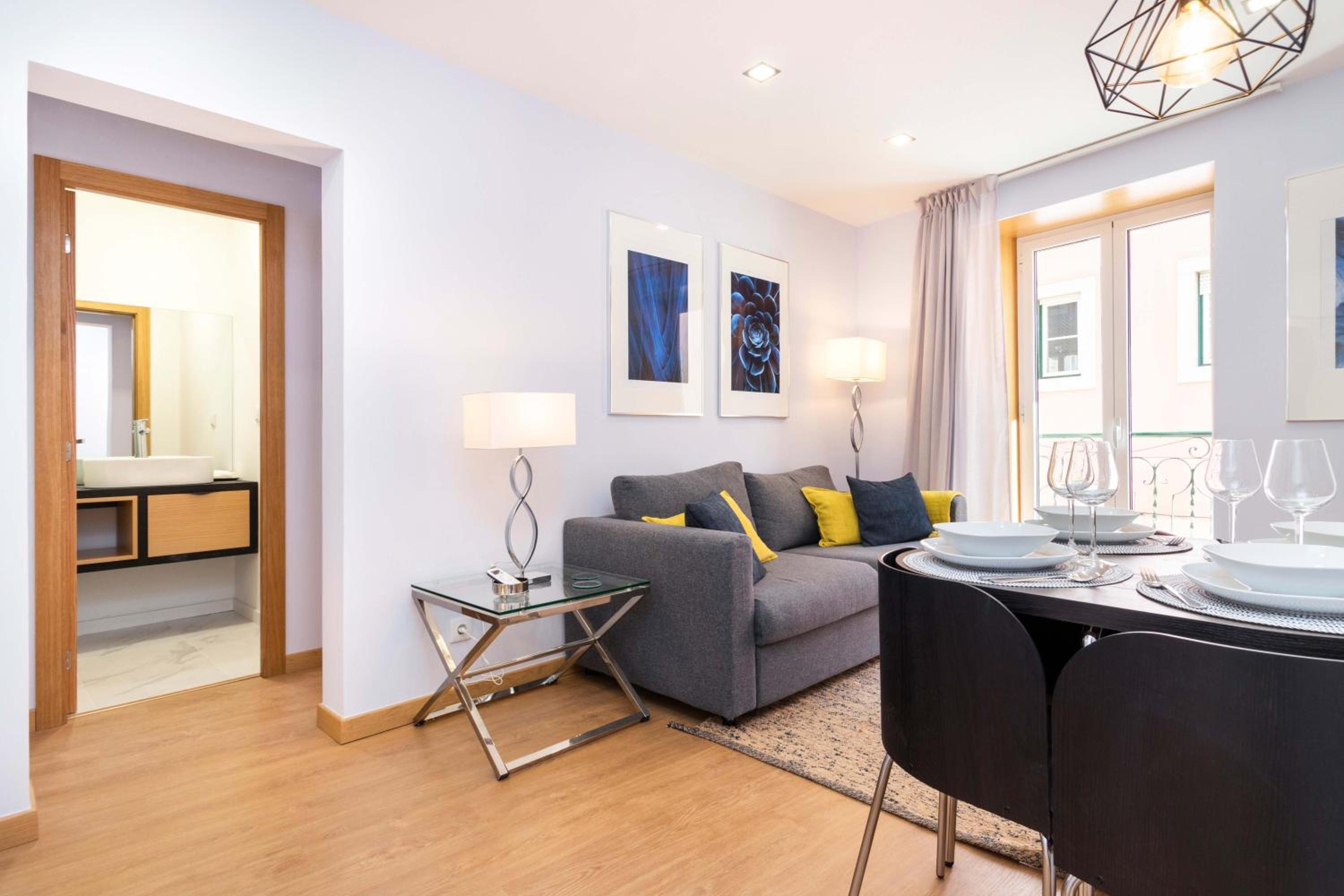 Perfect Cool with AC, 2 Bedrooms 2 Bathrooms view 2