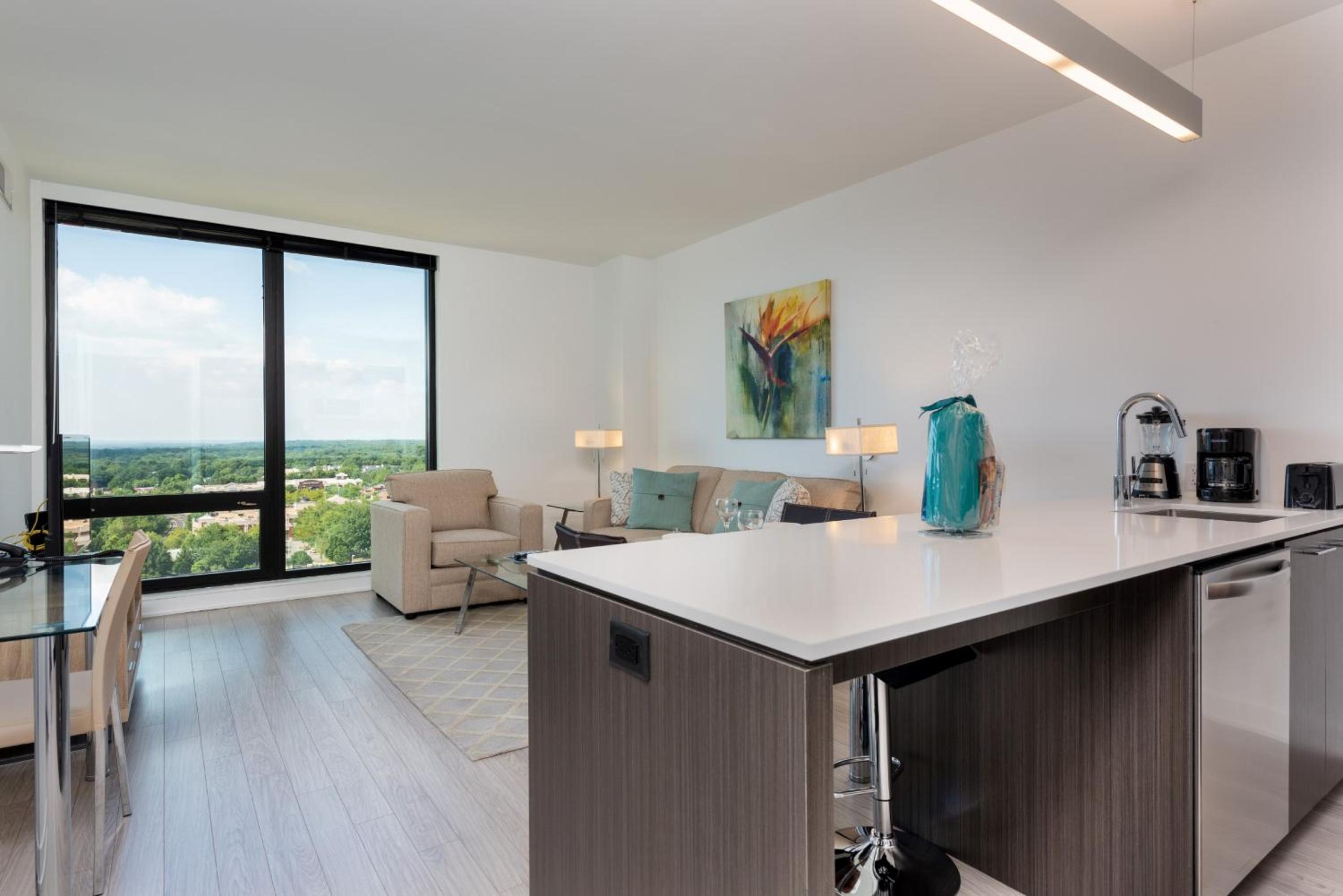 Bluebird Suites at Reston Town Center - Property Image 28