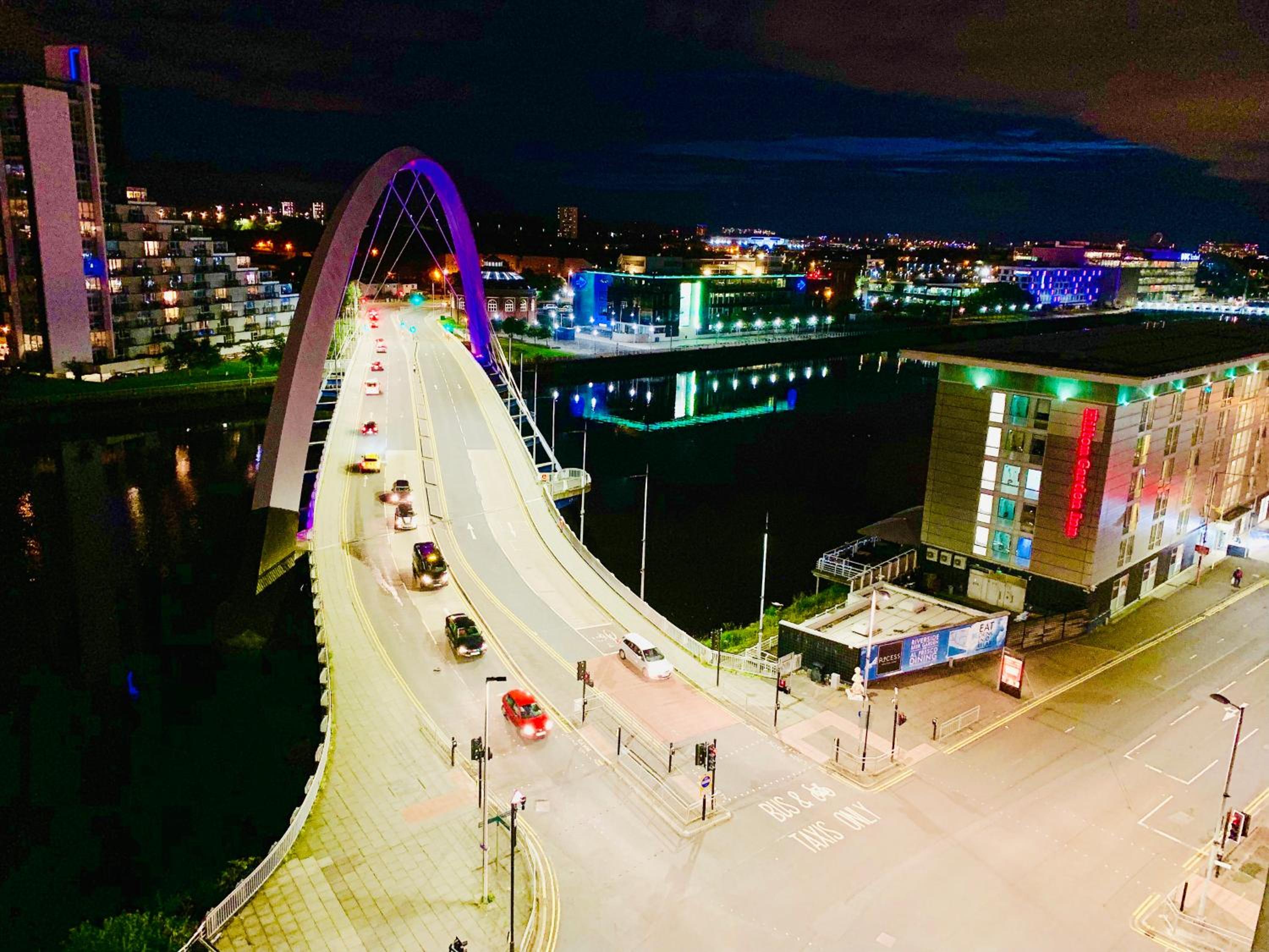 Glasgow City Centre - The PENTHOUSE with RiverViews - (Duplex, 3 Bedrooms, 3 Bathrooms, 2 Living rooms/Kitchen, Private SKY Terrace, 2 Parkings, Top Floor, view 5