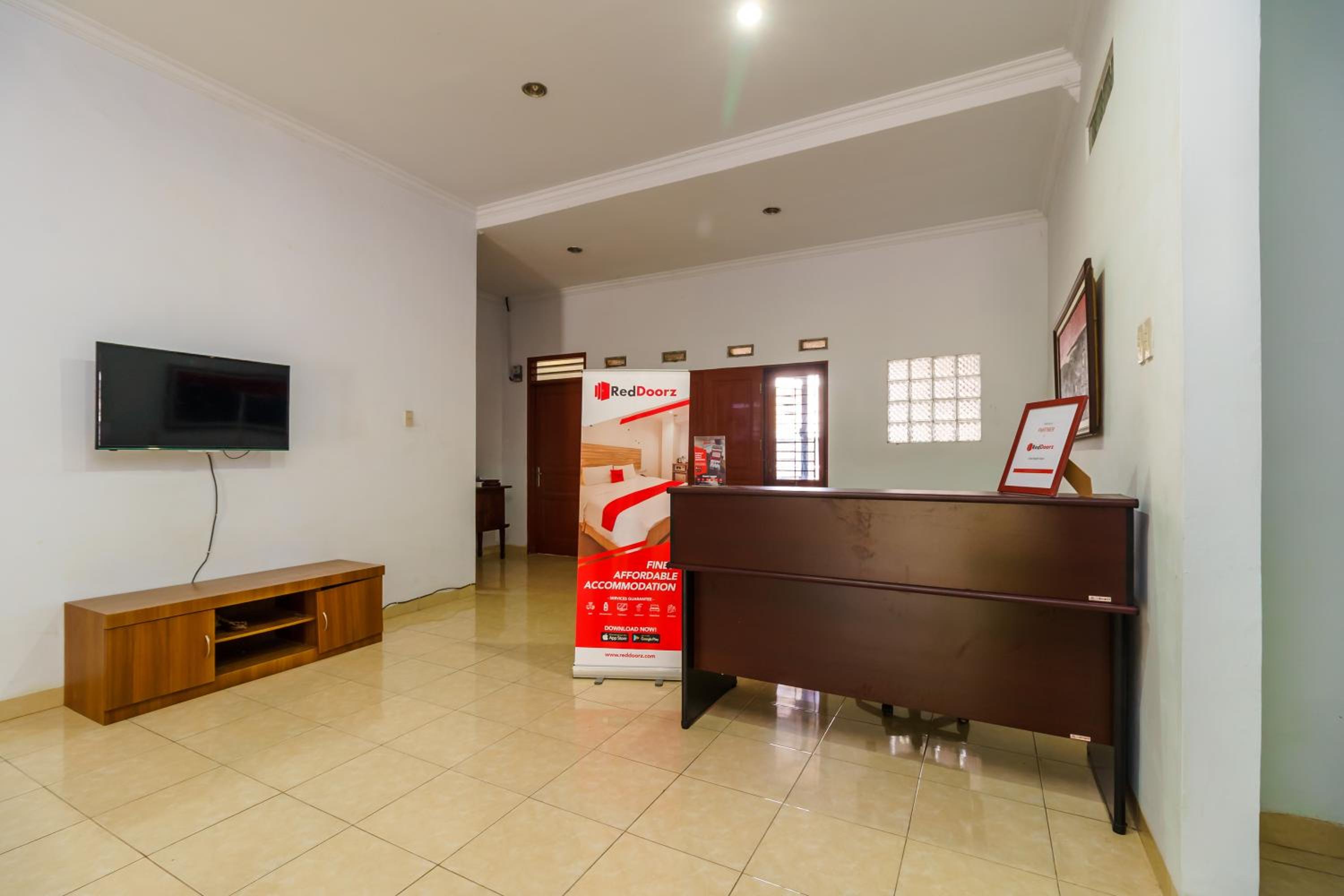 RedDoorz Syariah@Jalan Dr Mansyur Medan view 4