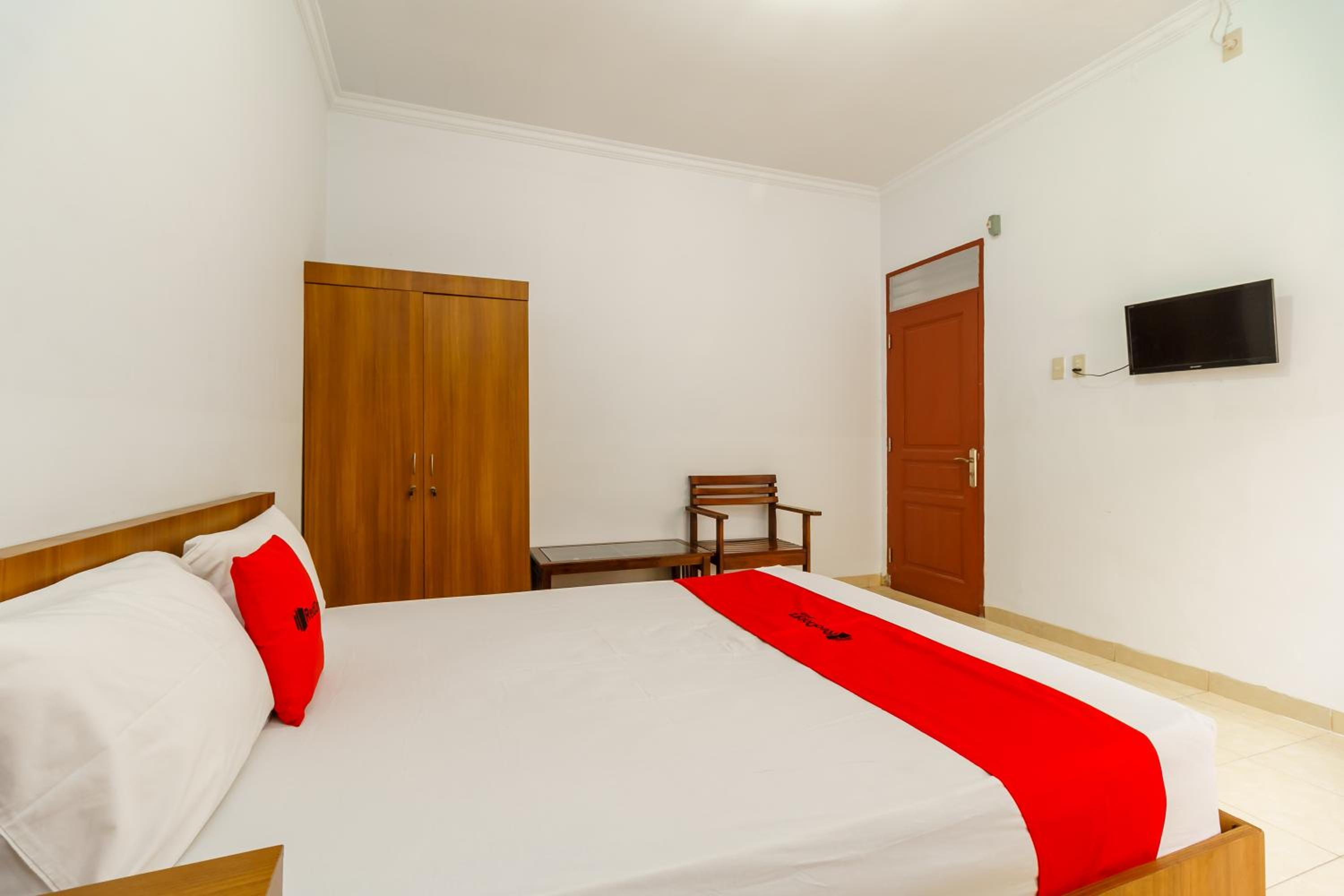 RedDoorz Syariah@Jalan Dr Mansyur Medan view 5