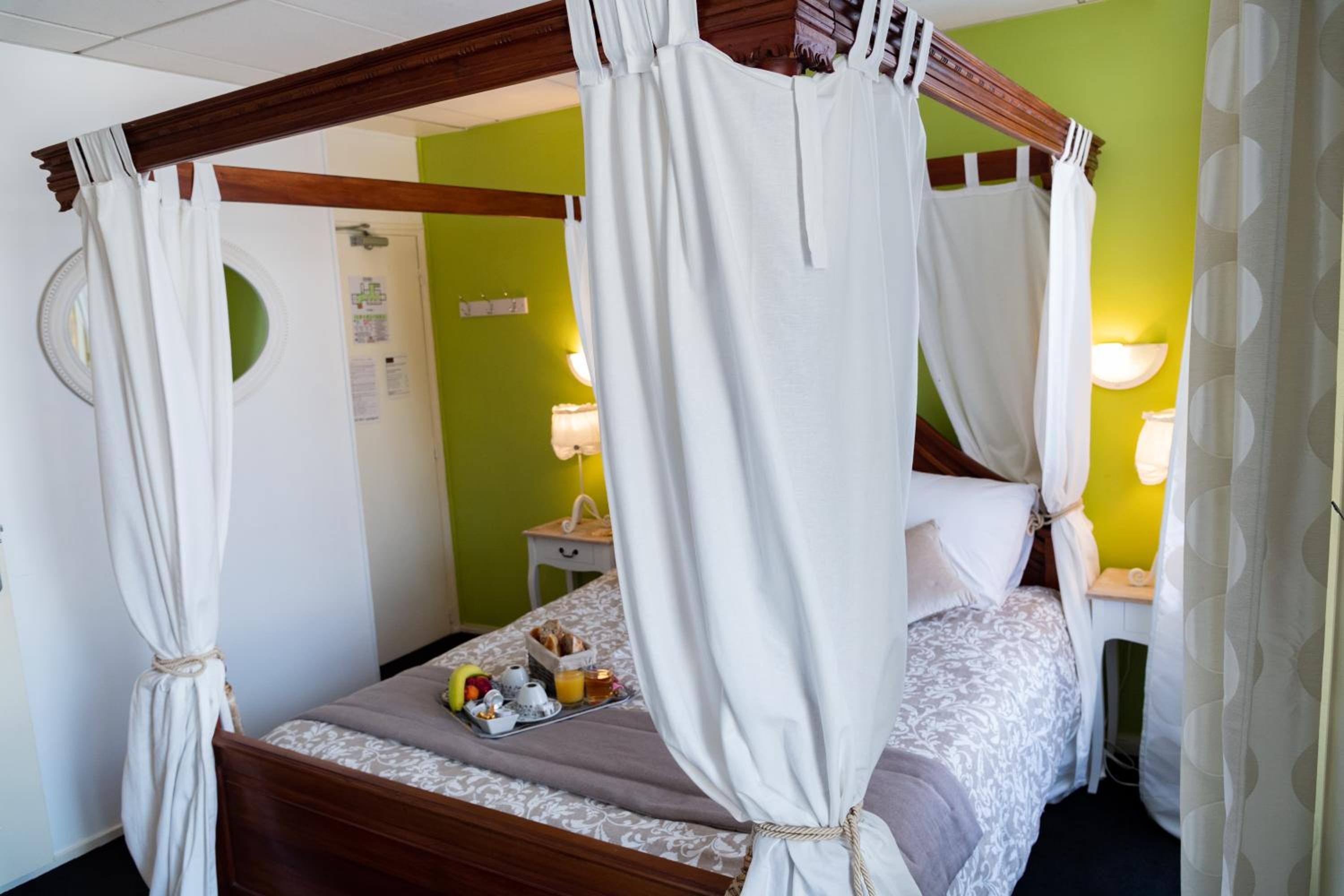 Hotel Henri IV - Property Image 3