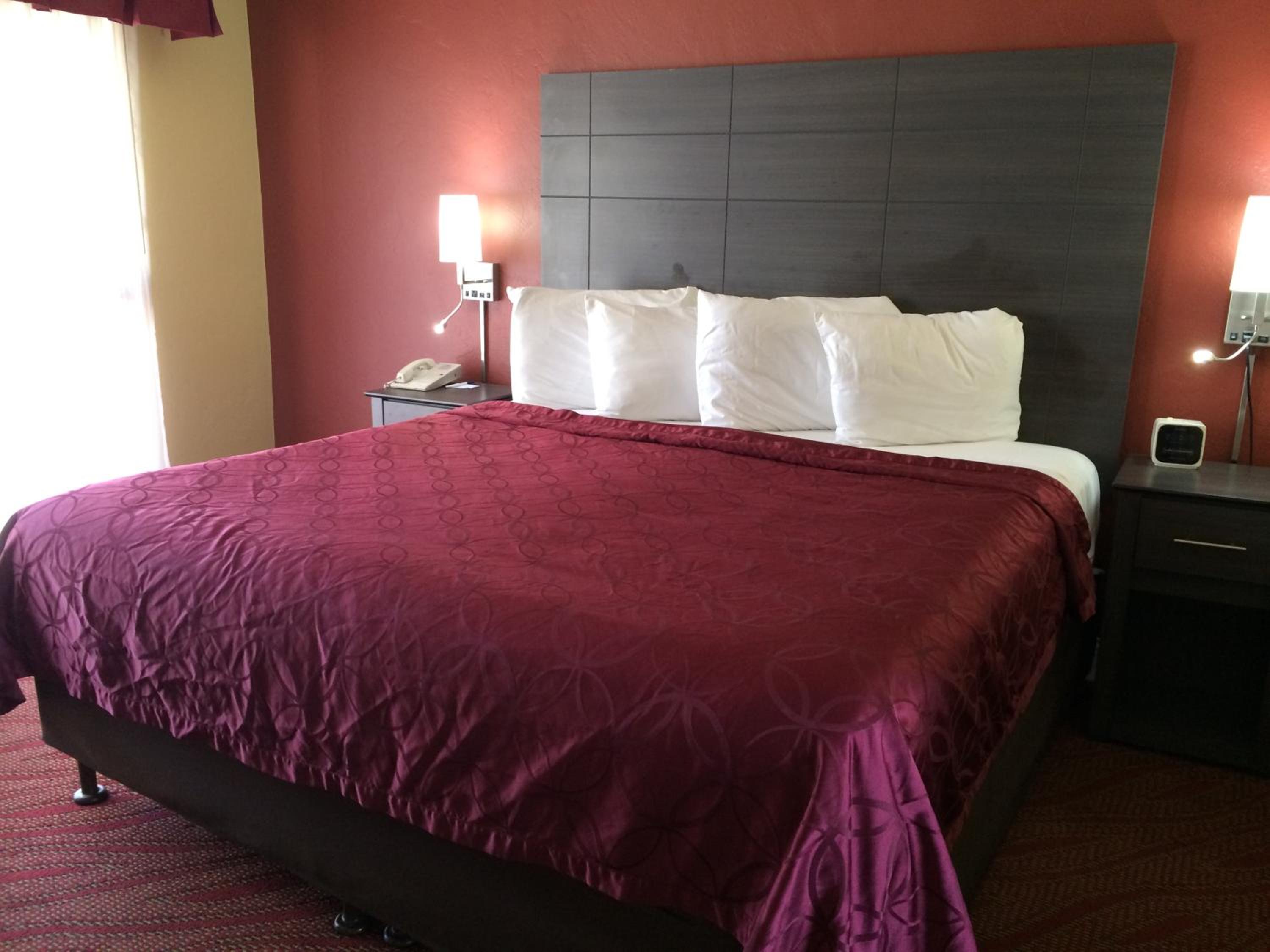 Monterey Vacations - Americas Best Value Presidents Inn on Munras - Property Image 7