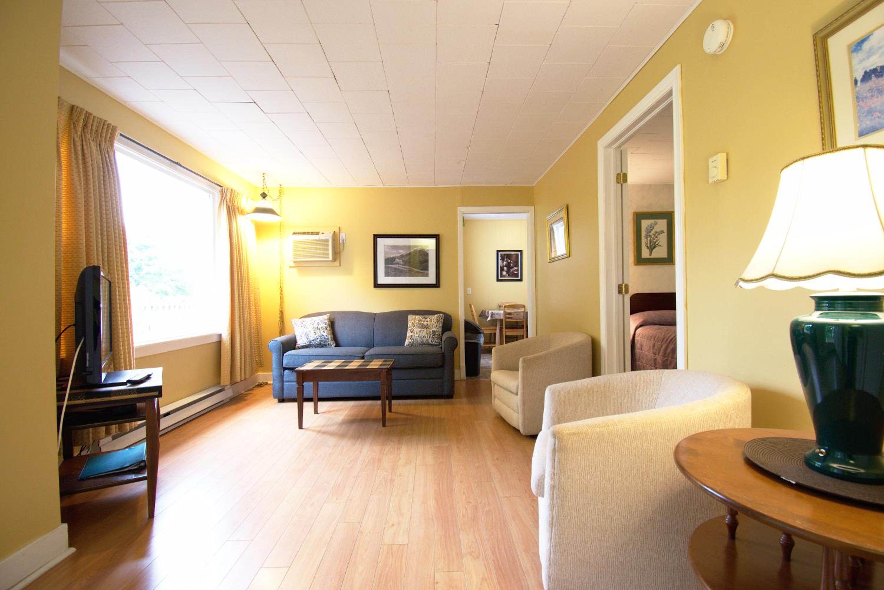 Lakeview Lodge and Cottages