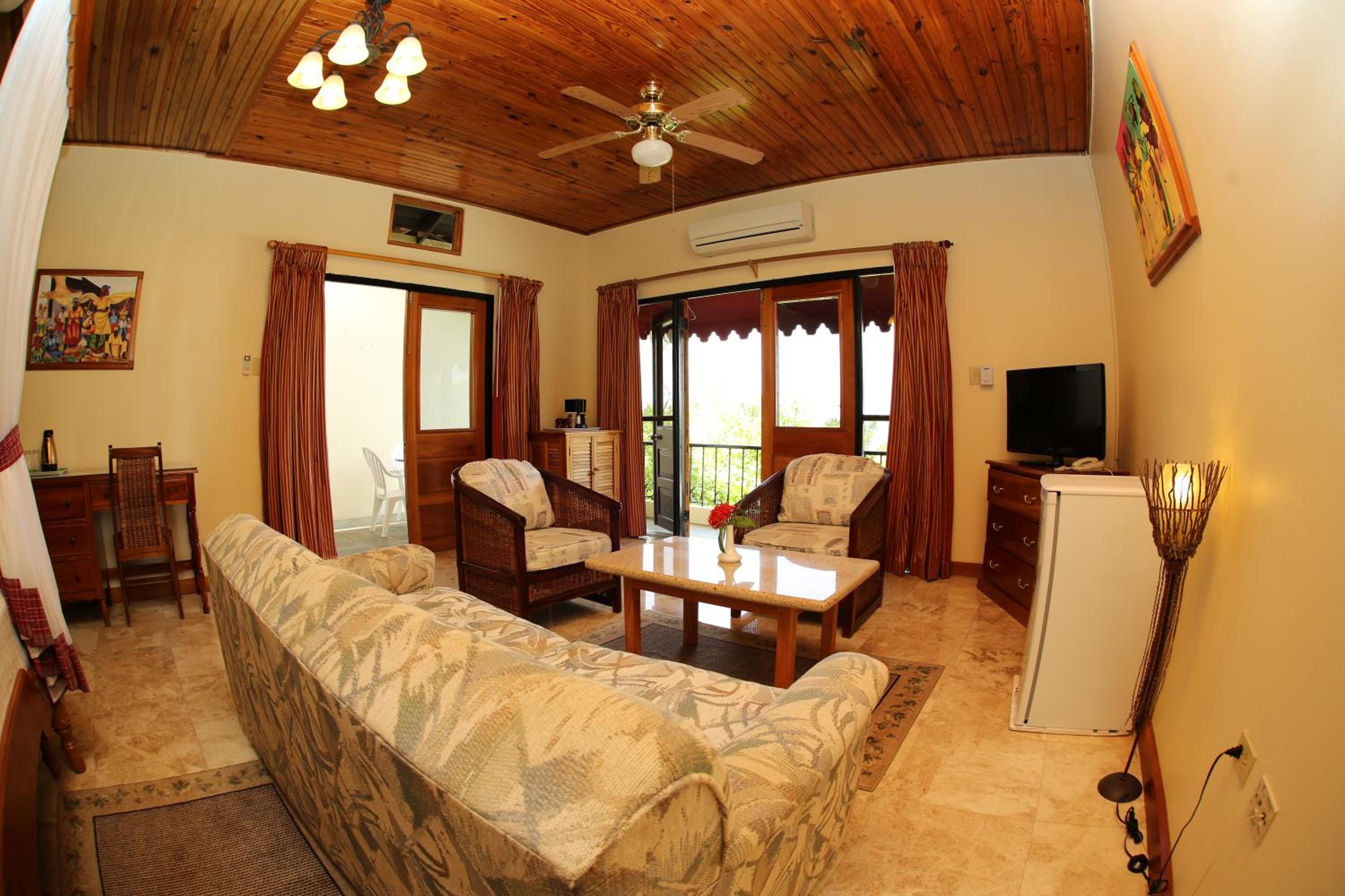 Charela Inn Hotel 3