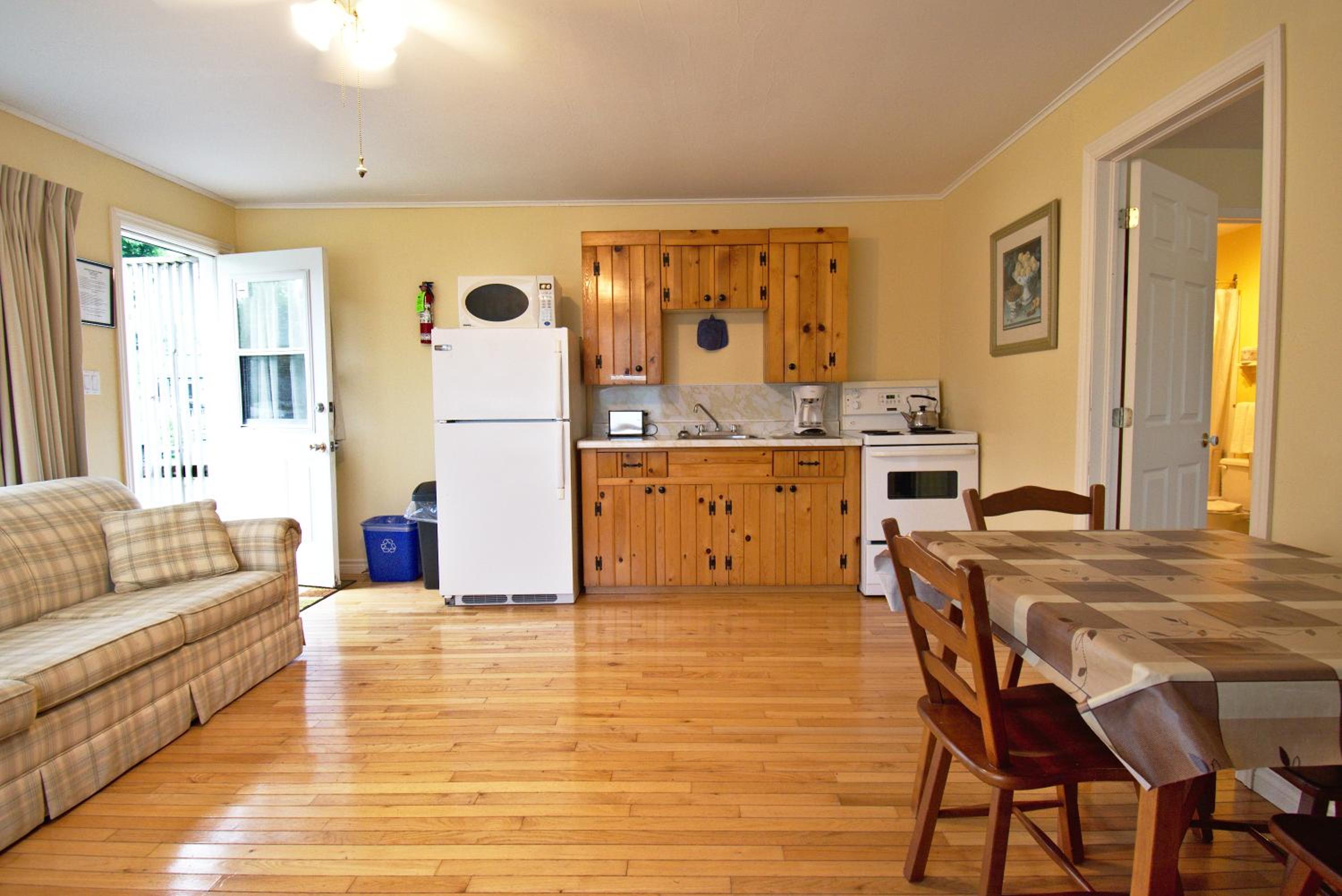 Lakeview Lodge and Cottages