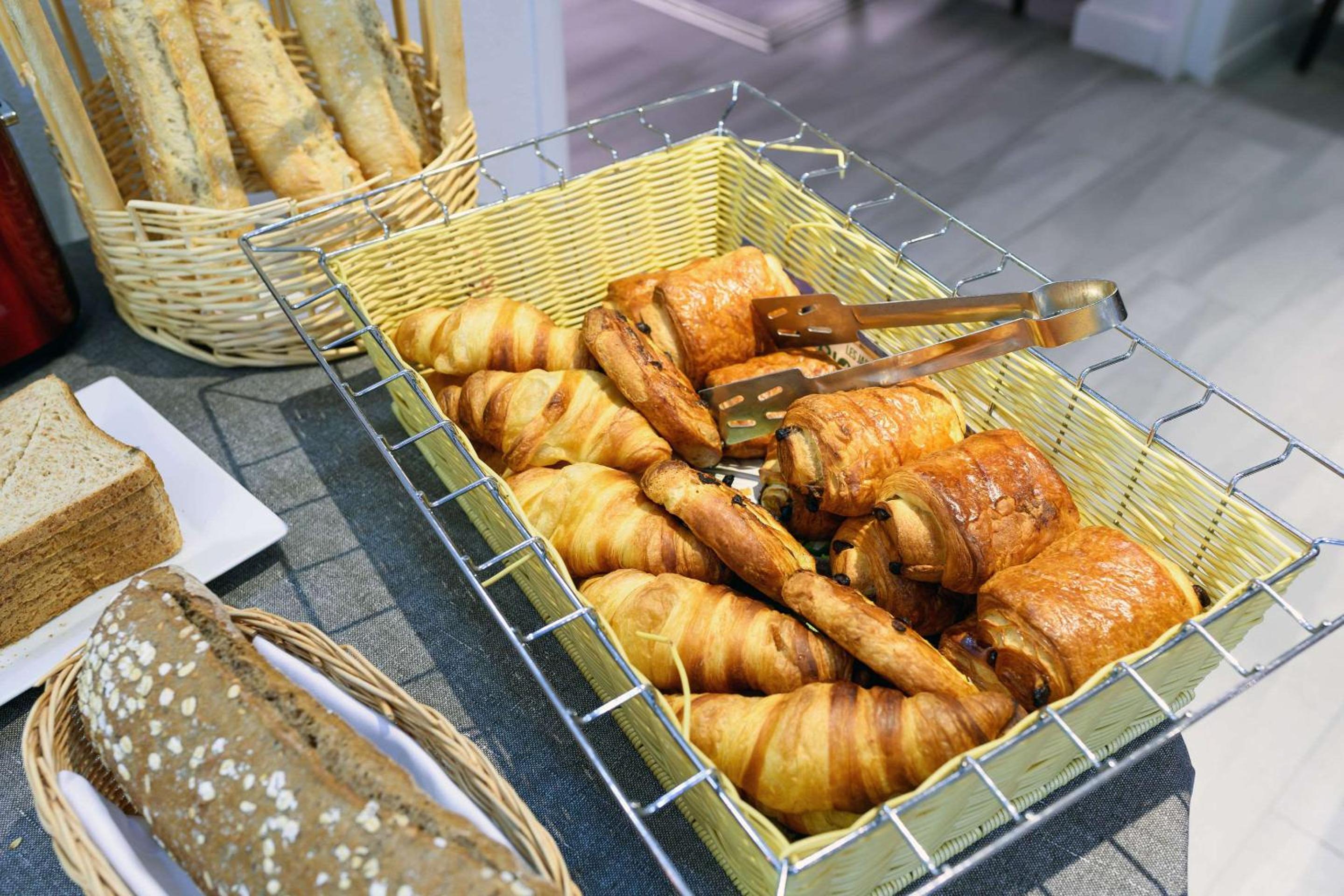 Evreux Vacations - Comfort Hotel Evreux - Property Image 8