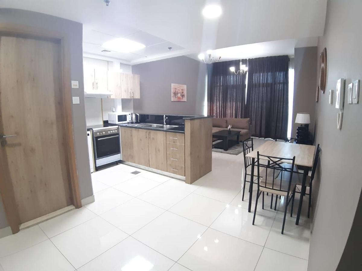 Golden Stay Vacation Homes continental tower marina