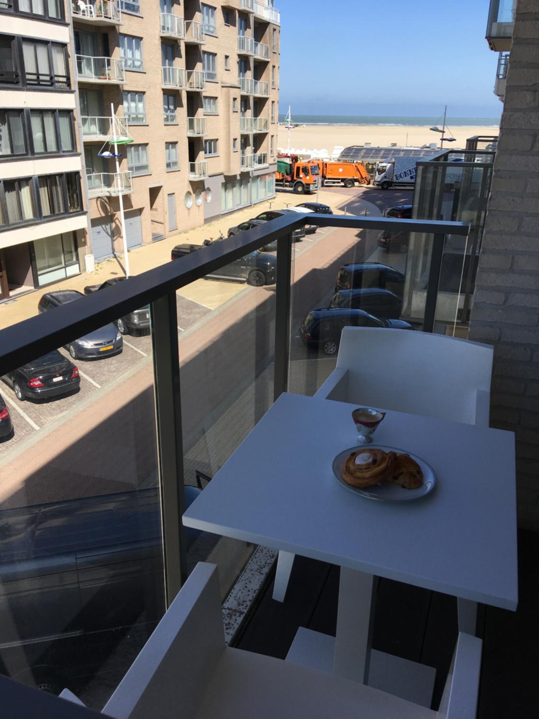 Zeebrugge Sea View, Family-Friendly & the Beach! view 2