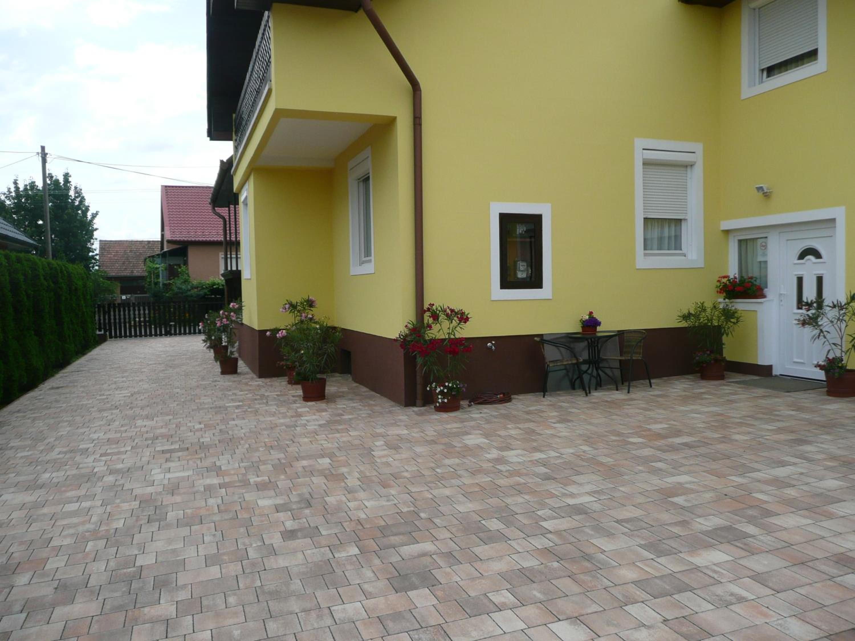 Zsuzsi Vendégház view 4