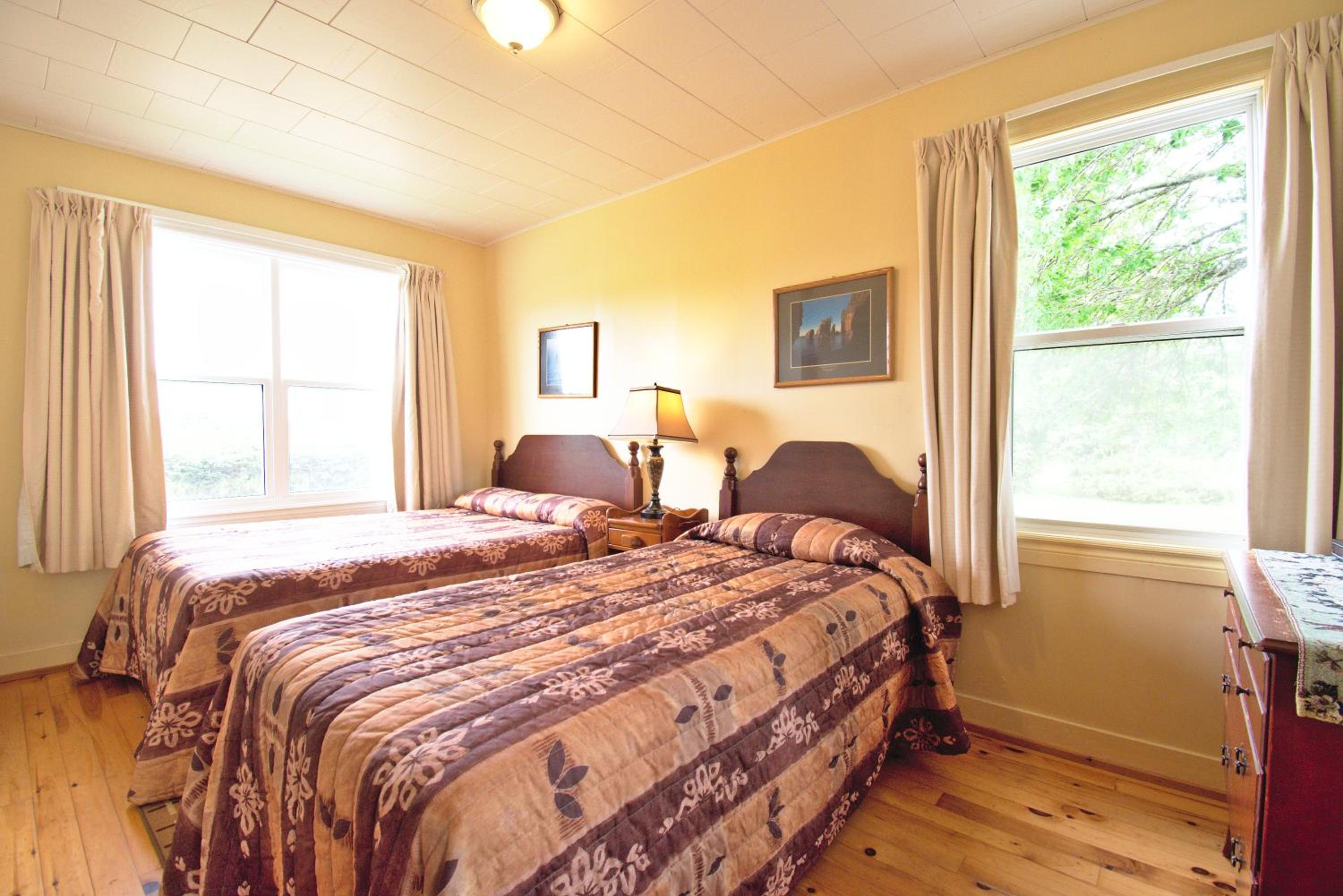 Lakeview Lodge and Cottages