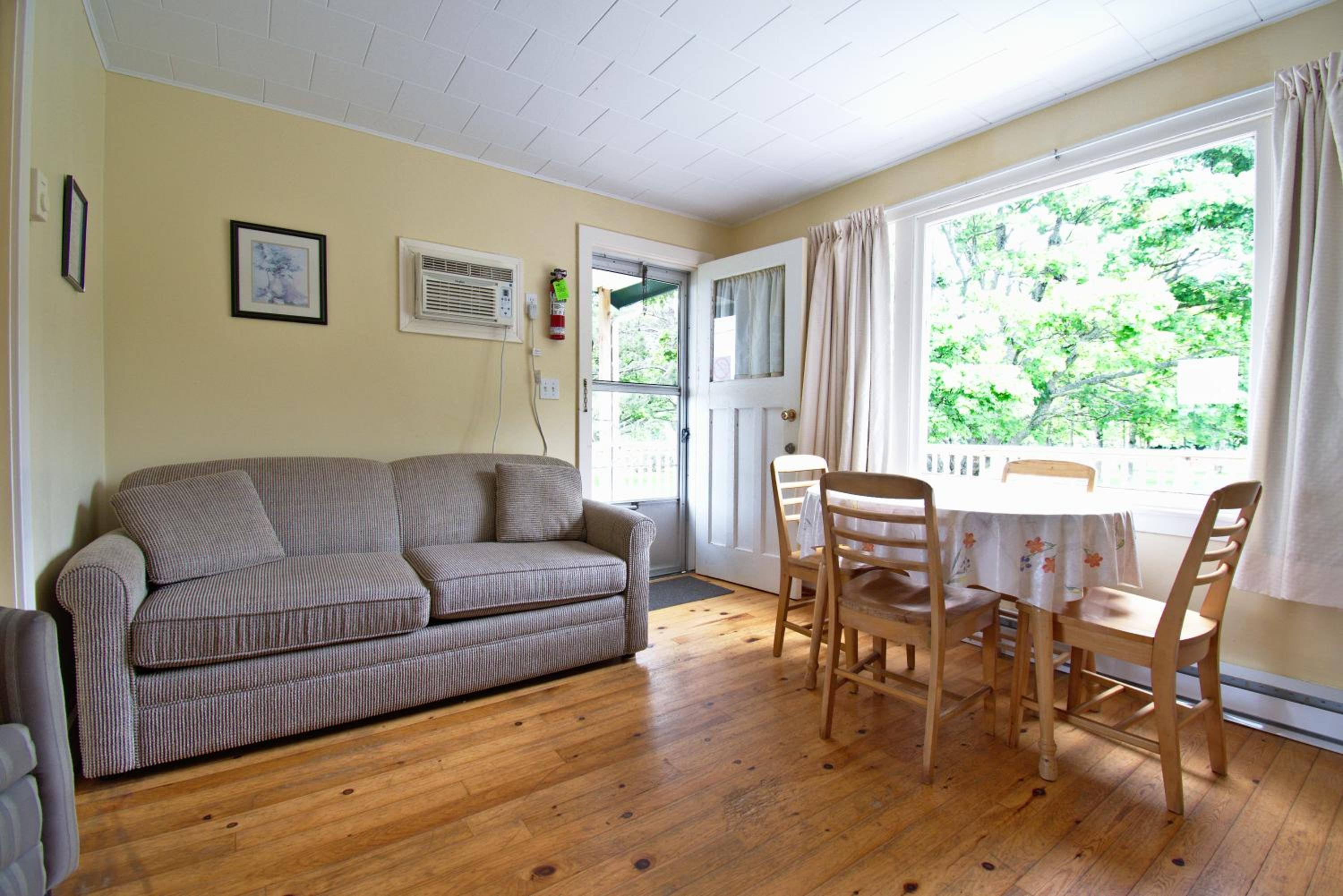 Lakeview Lodge and Cottages
