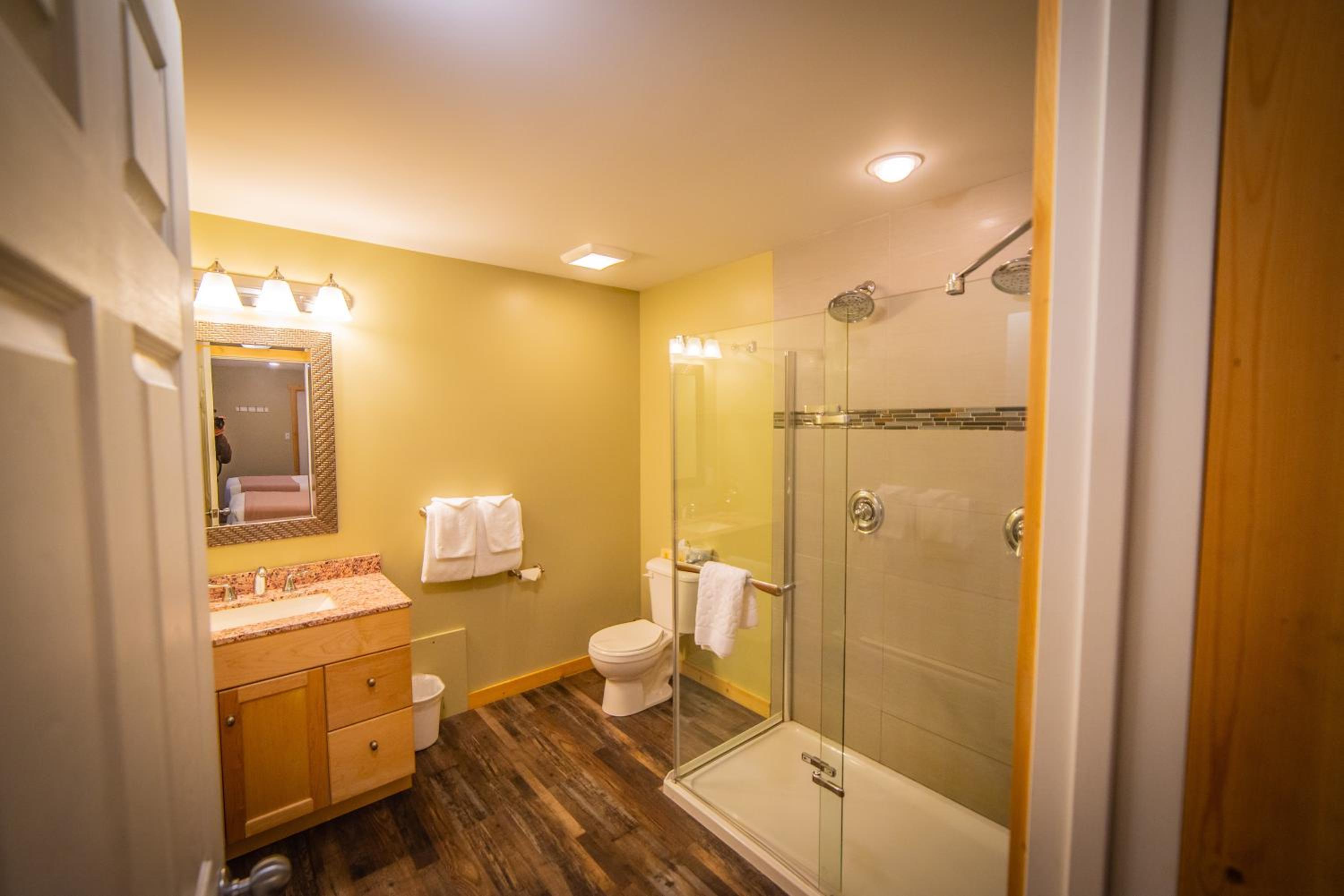 Alpine Inn & Suites