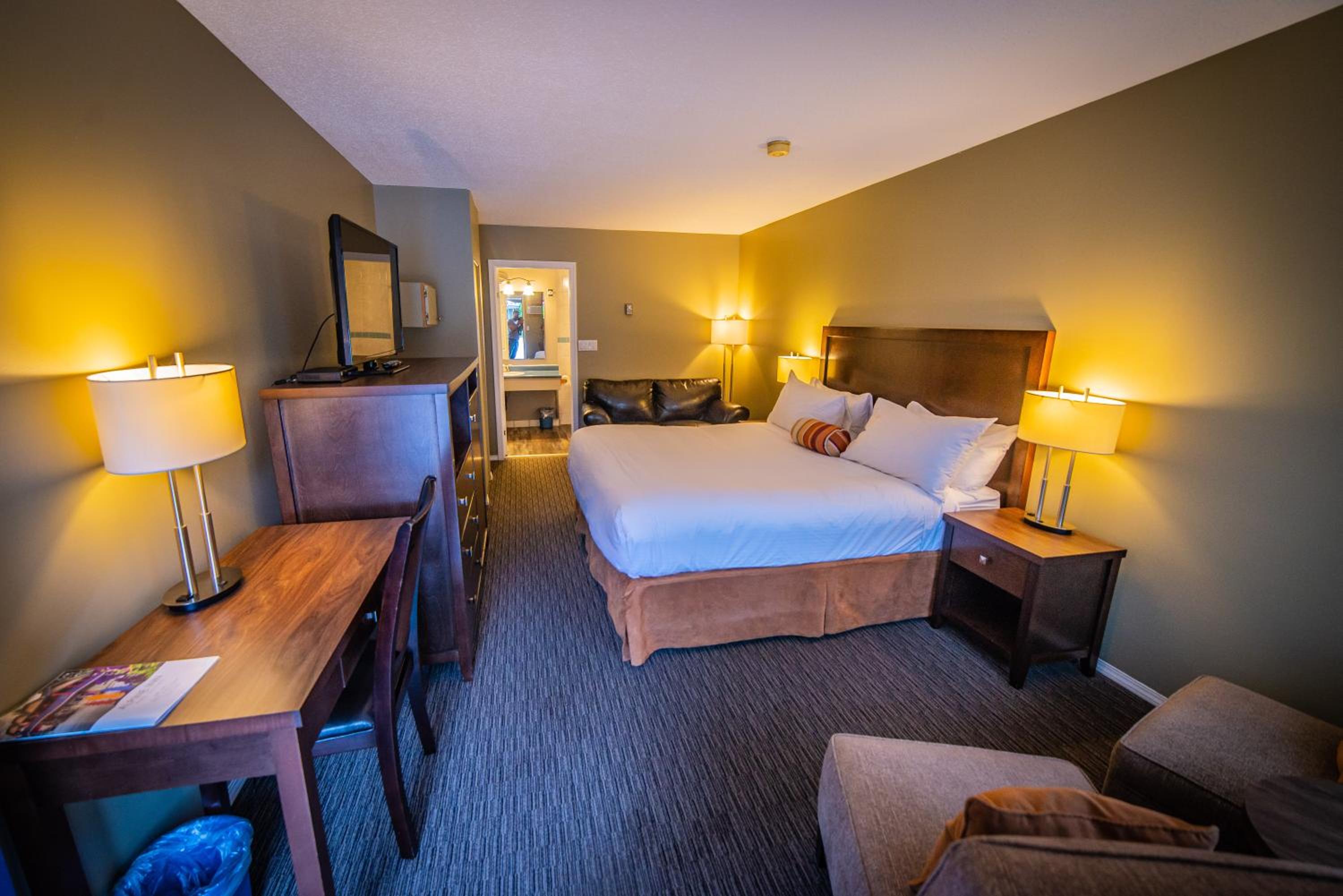 Alpine Inn & Suites