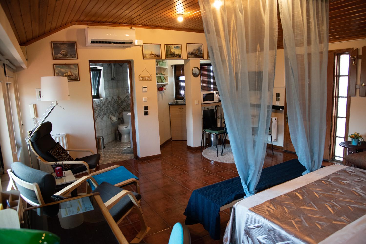 COZY LOFT (studio) 360o VIEW OF ATHENS photo 4