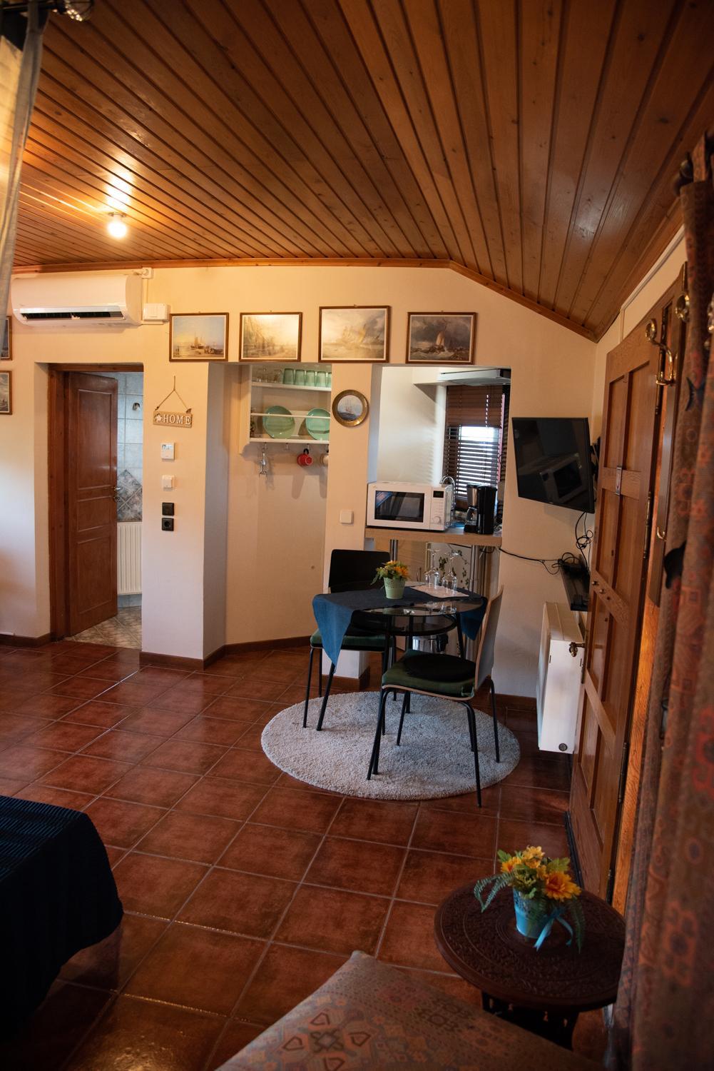 COZY LOFT (studio) 360o VIEW OF ATHENS