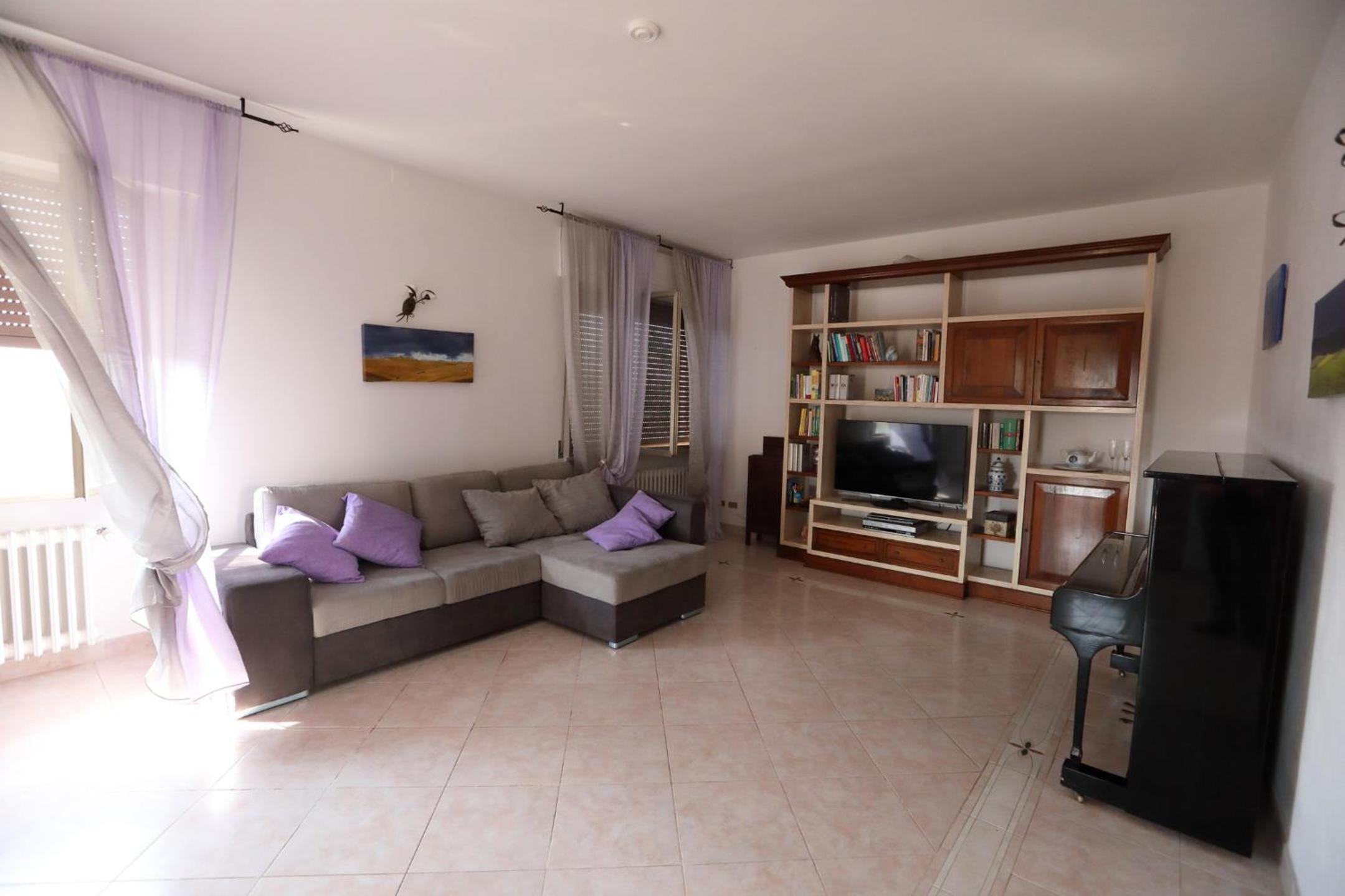 casa vacanza con piscina grande e idromassaggio jacuzzi
