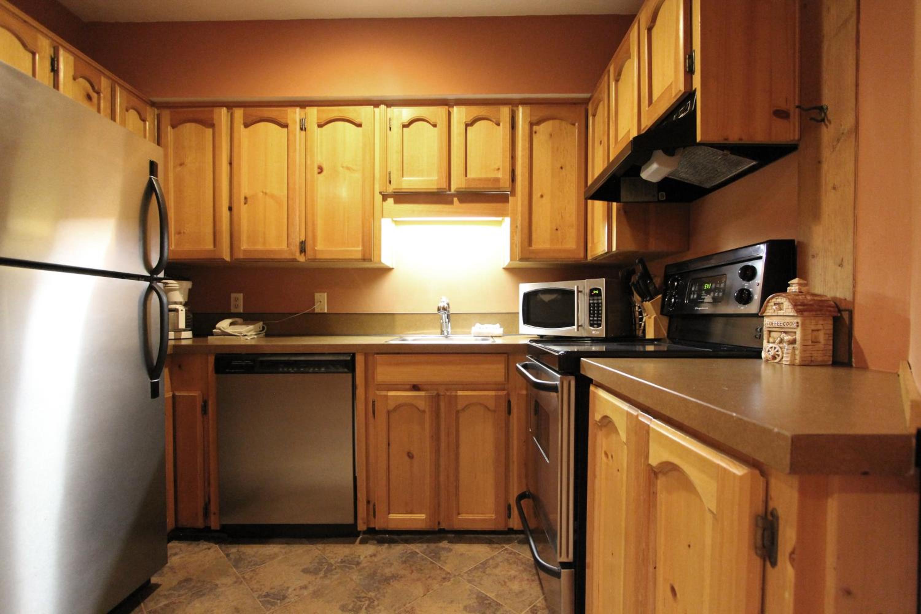 Rainbow Suites by Whistler Retreats view 4