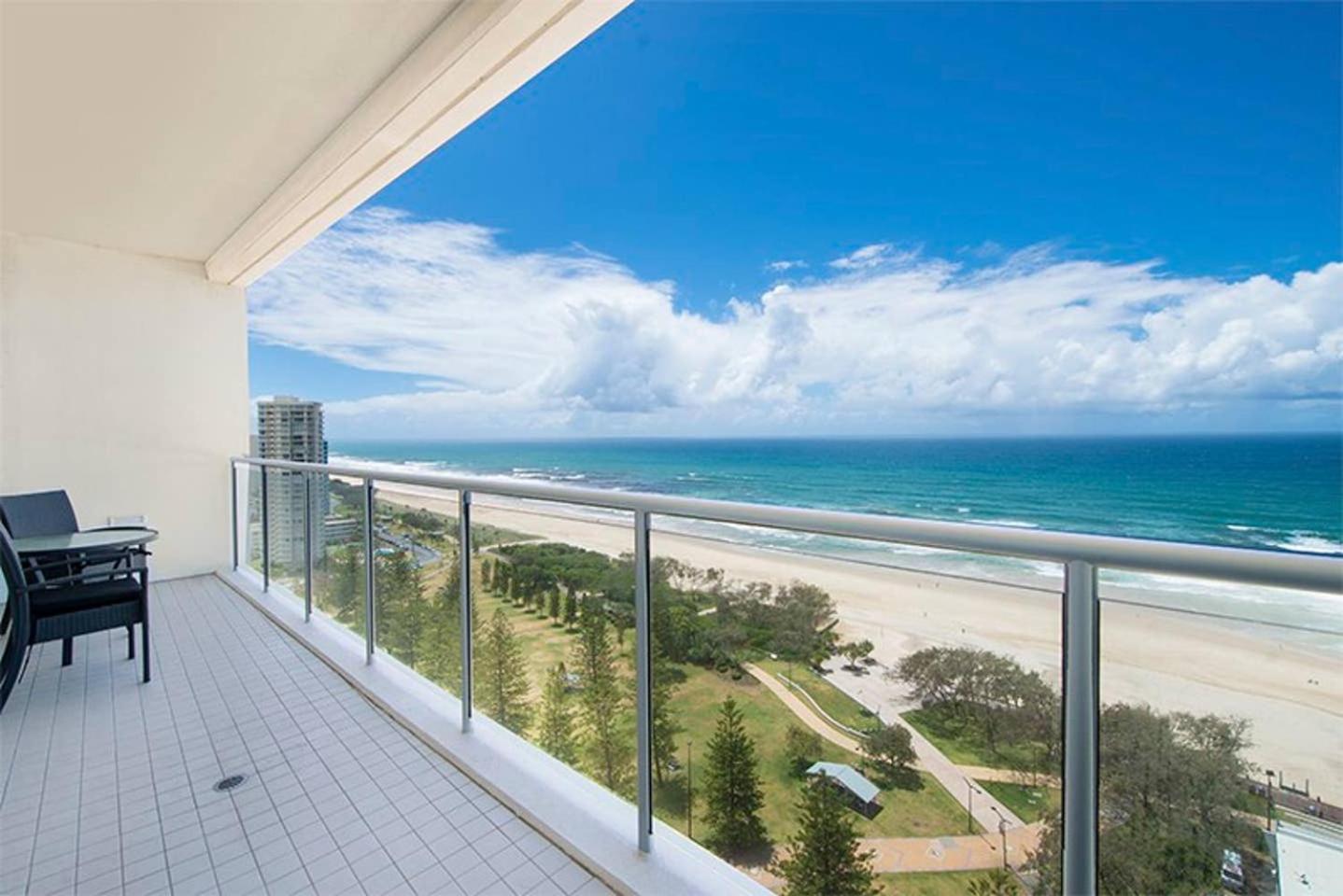 Beachfront on Oasis Centre, Air on Broadbeach 1503