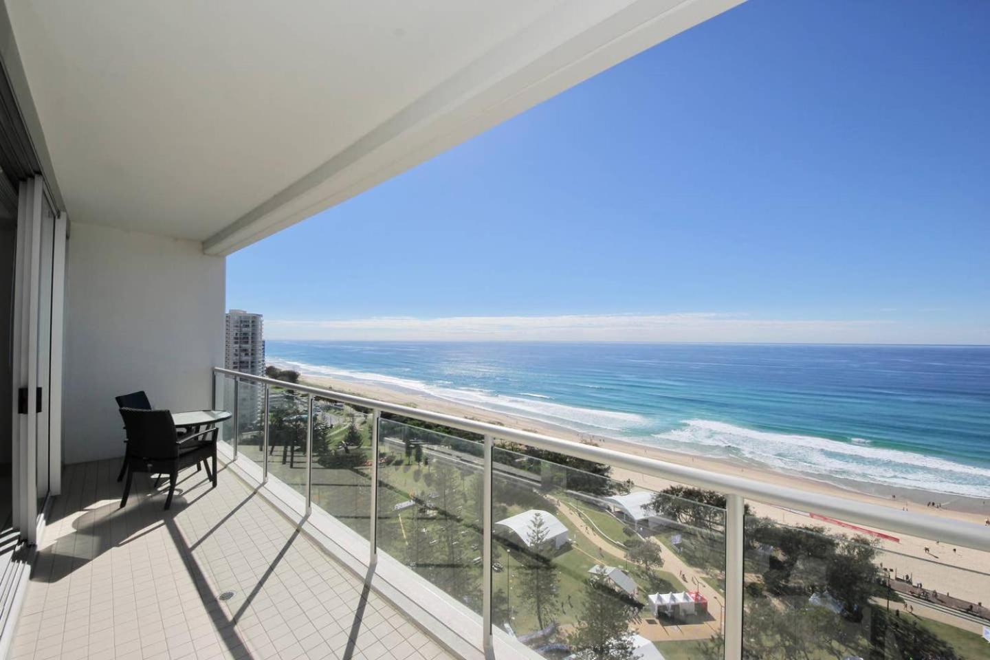 Beachfront on Oasis Centre, Air on Broadbeach 1503