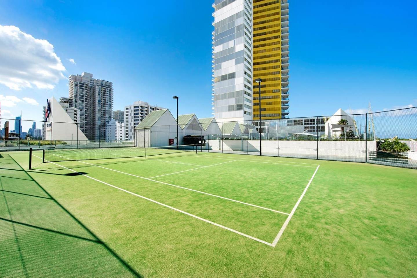 Beachfront on Oasis Centre, Air on Broadbeach 1503