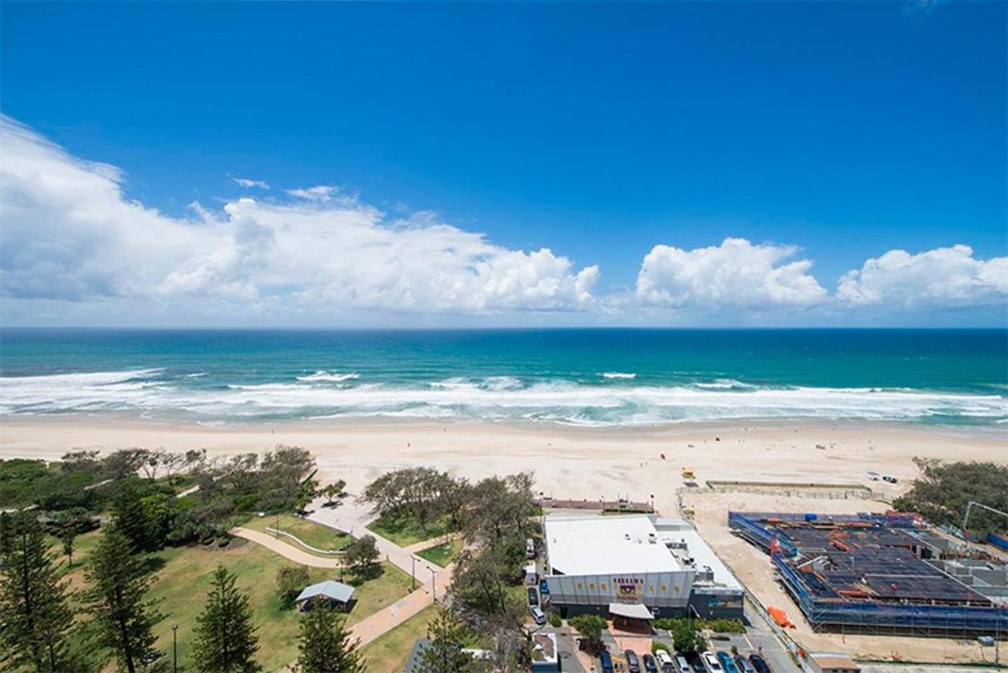 Beachfront on Oasis Centre, Air on Broadbeach 1503