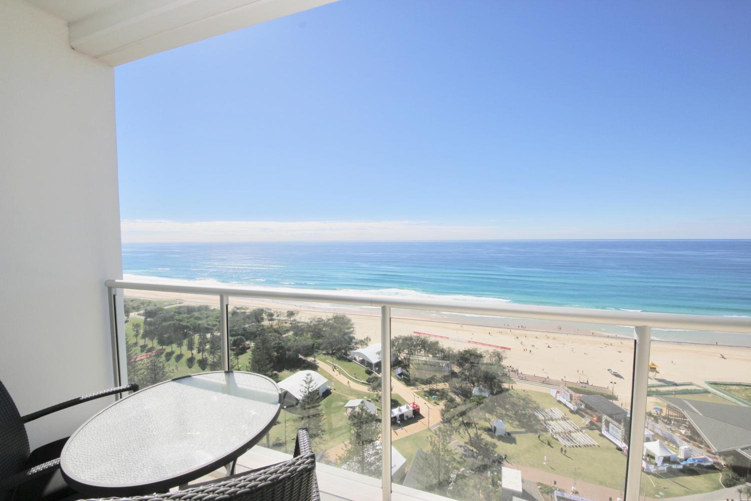 Beachfront on Oasis Centre, Air on Broadbeach 1503