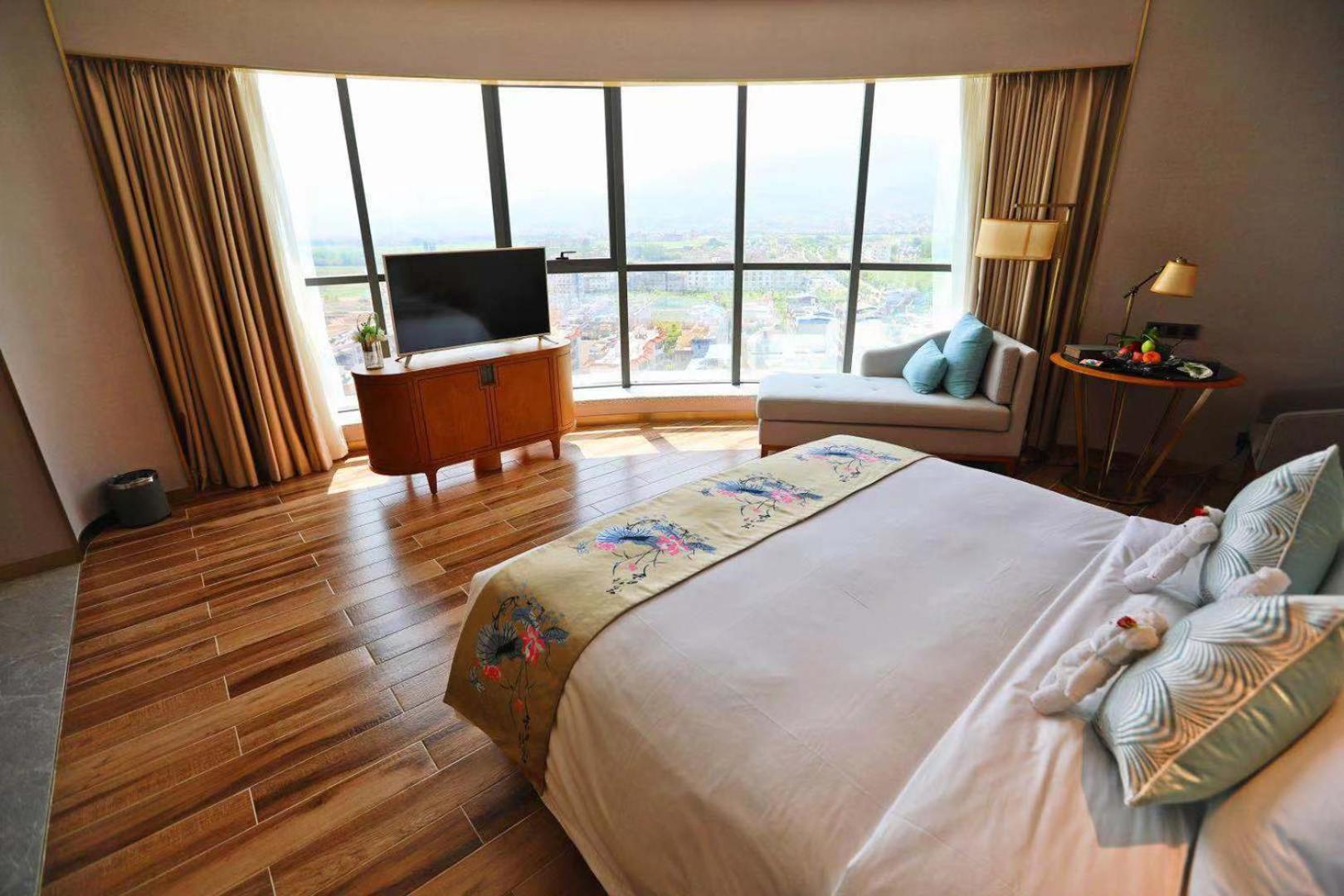 Ramada Plaza Fuxian Lake