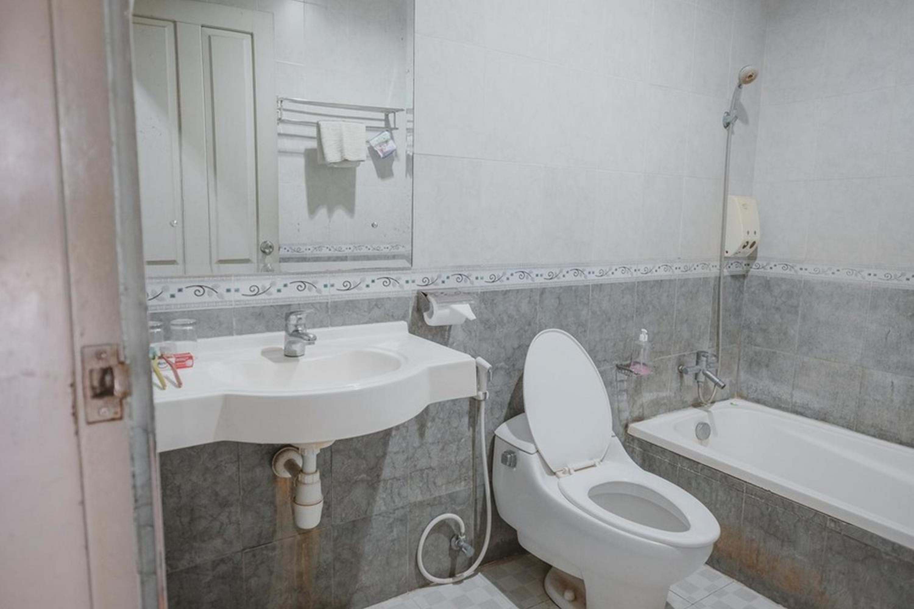 RedDoorz Premium @ Jalan Pal 10 Jambi view 4