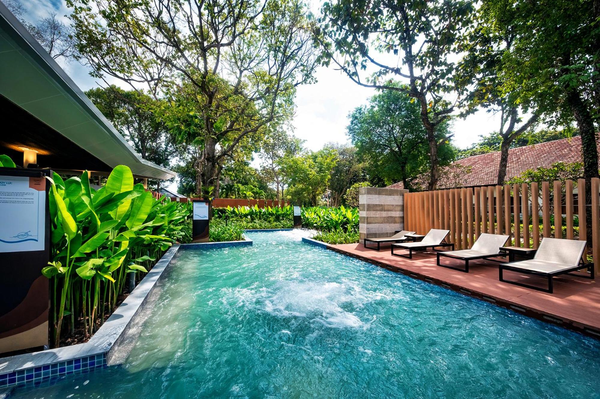 Minera Hot Springs Binh Chau