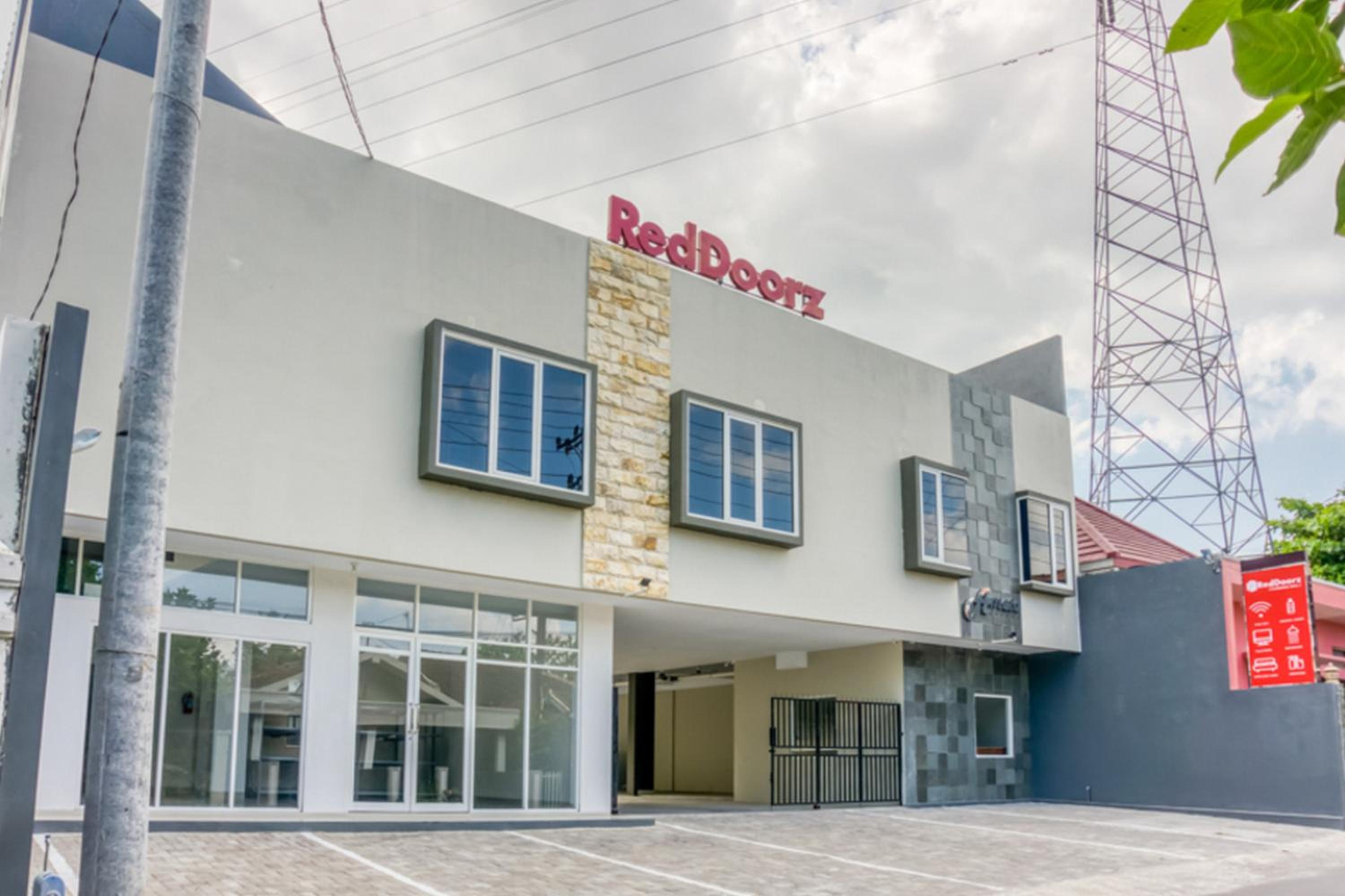 RedDoorz @ Plemburan Jakal 2 view 2