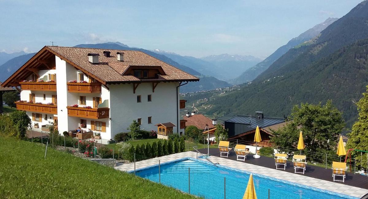 Hotel Garni Alpenhof view 2