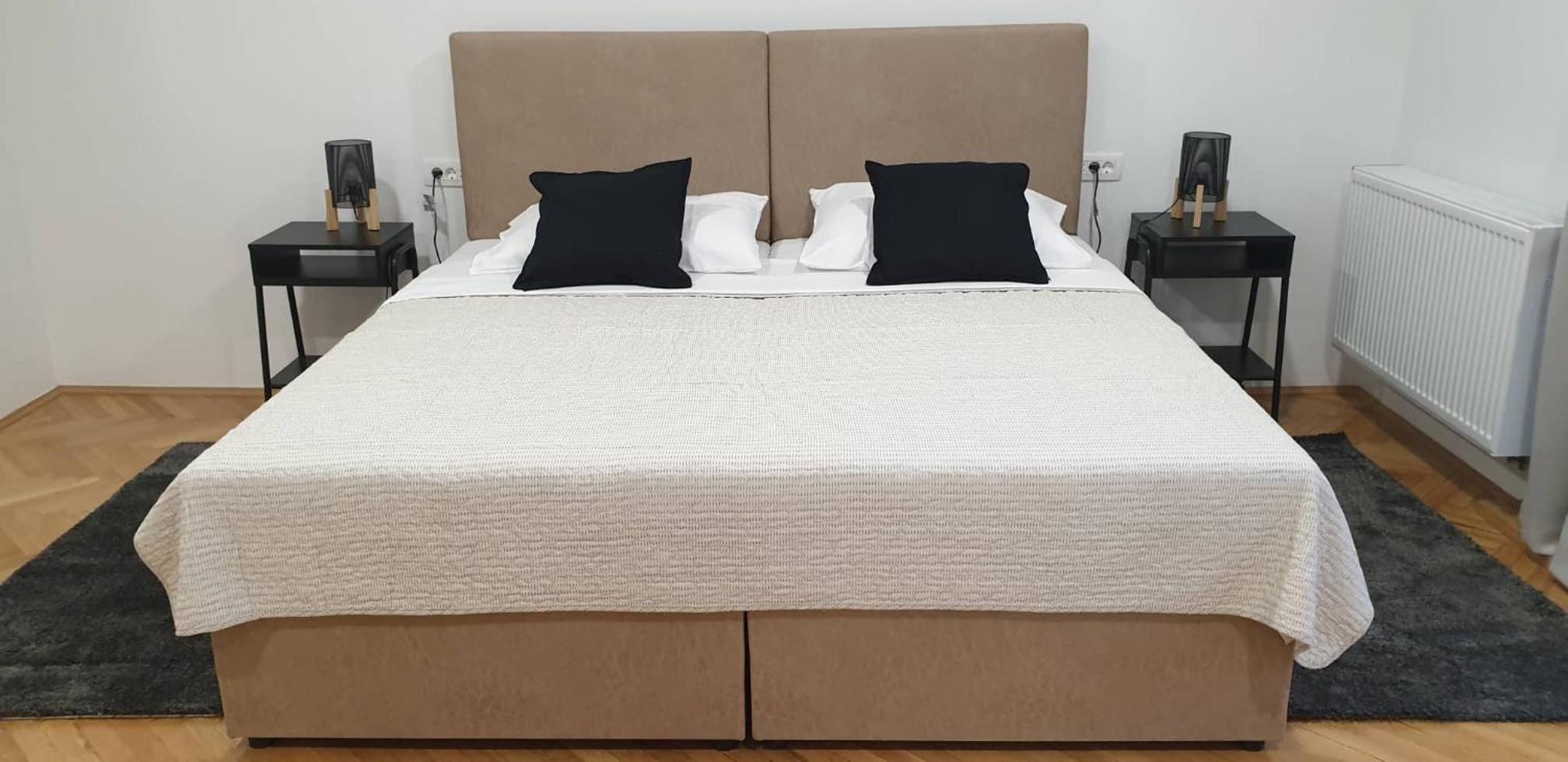 Apartmani i sobe Laganini view 2