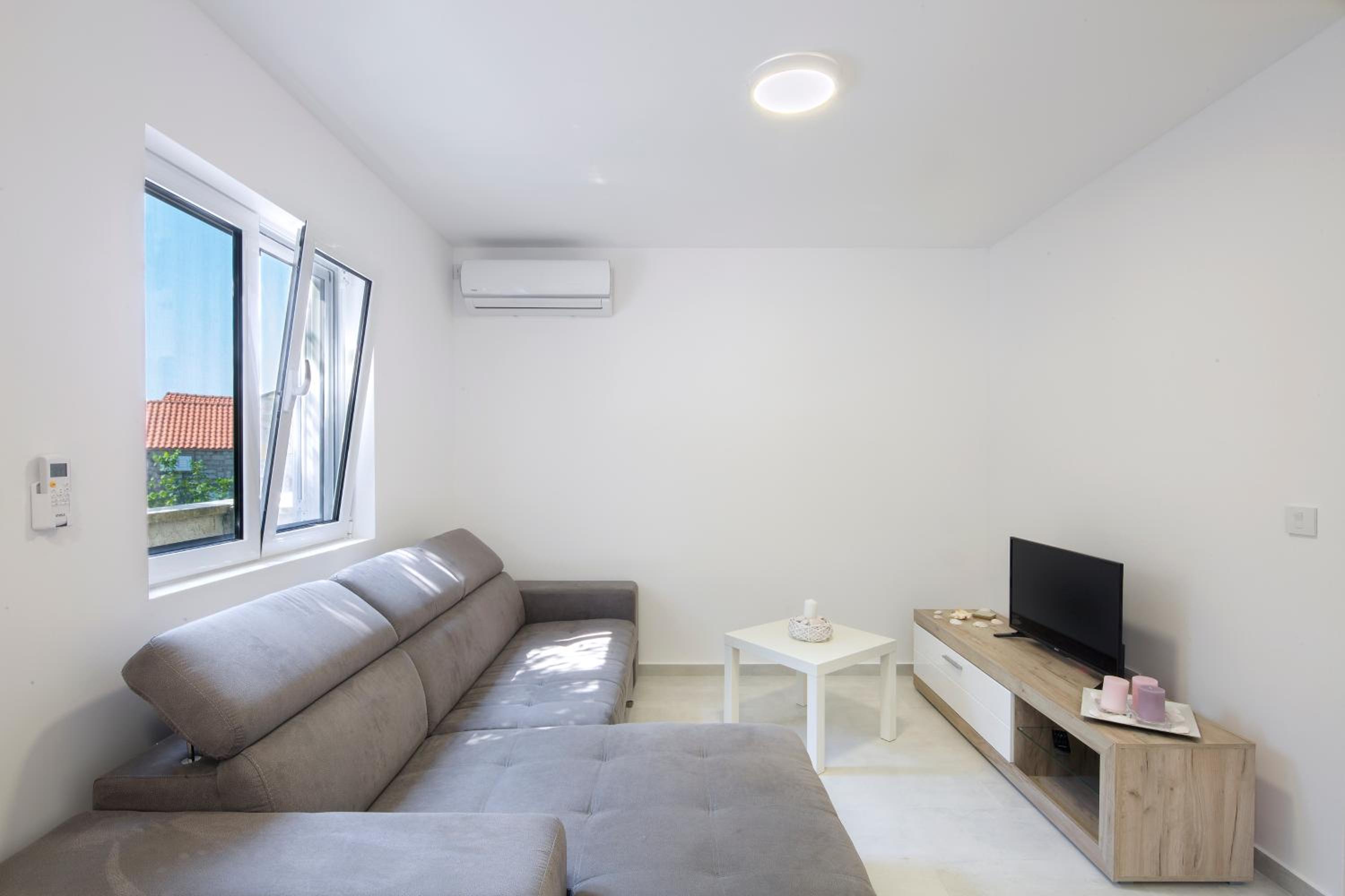 Luna apartment view 3