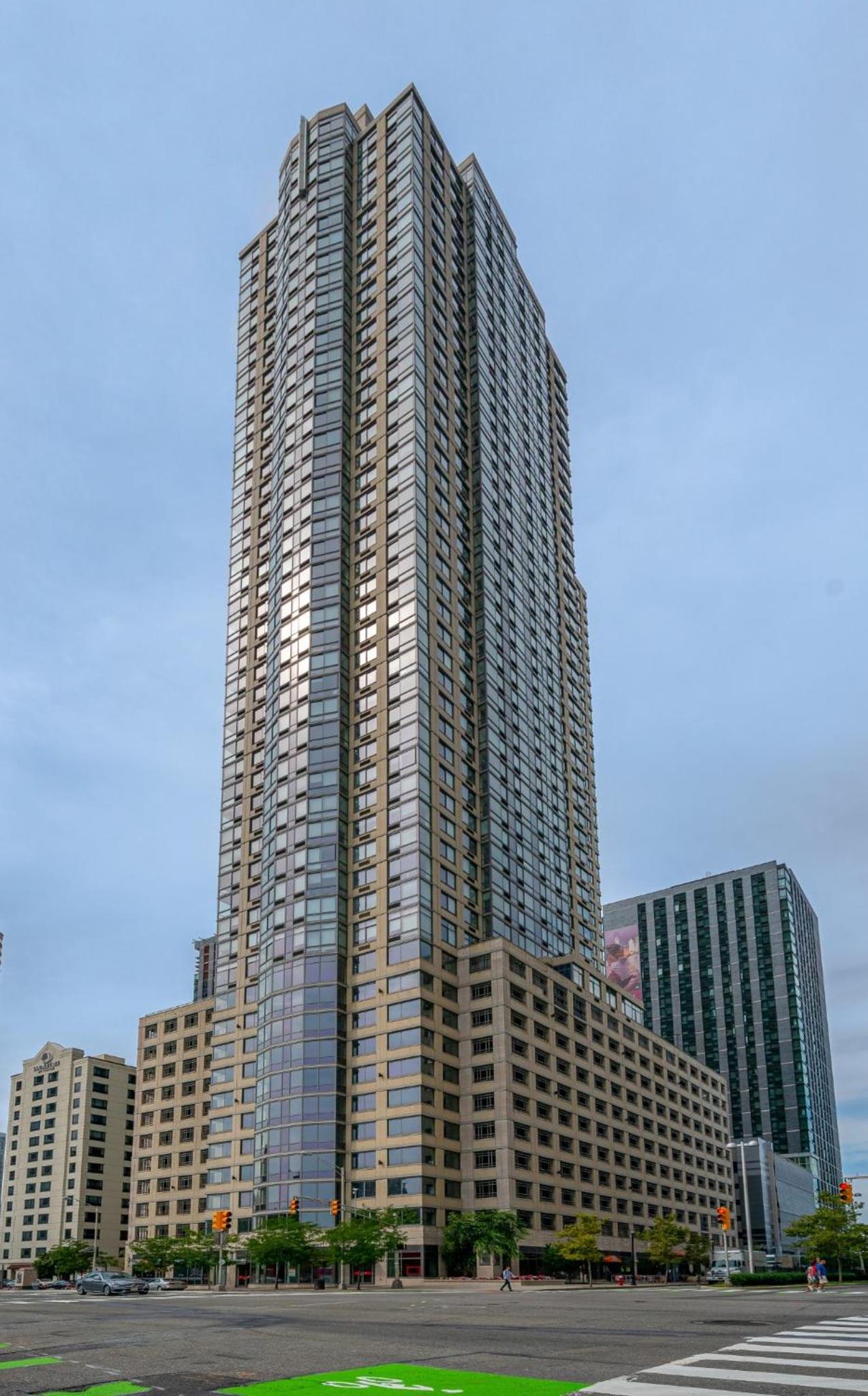 Global Luxury Suites Downtown Jersey City