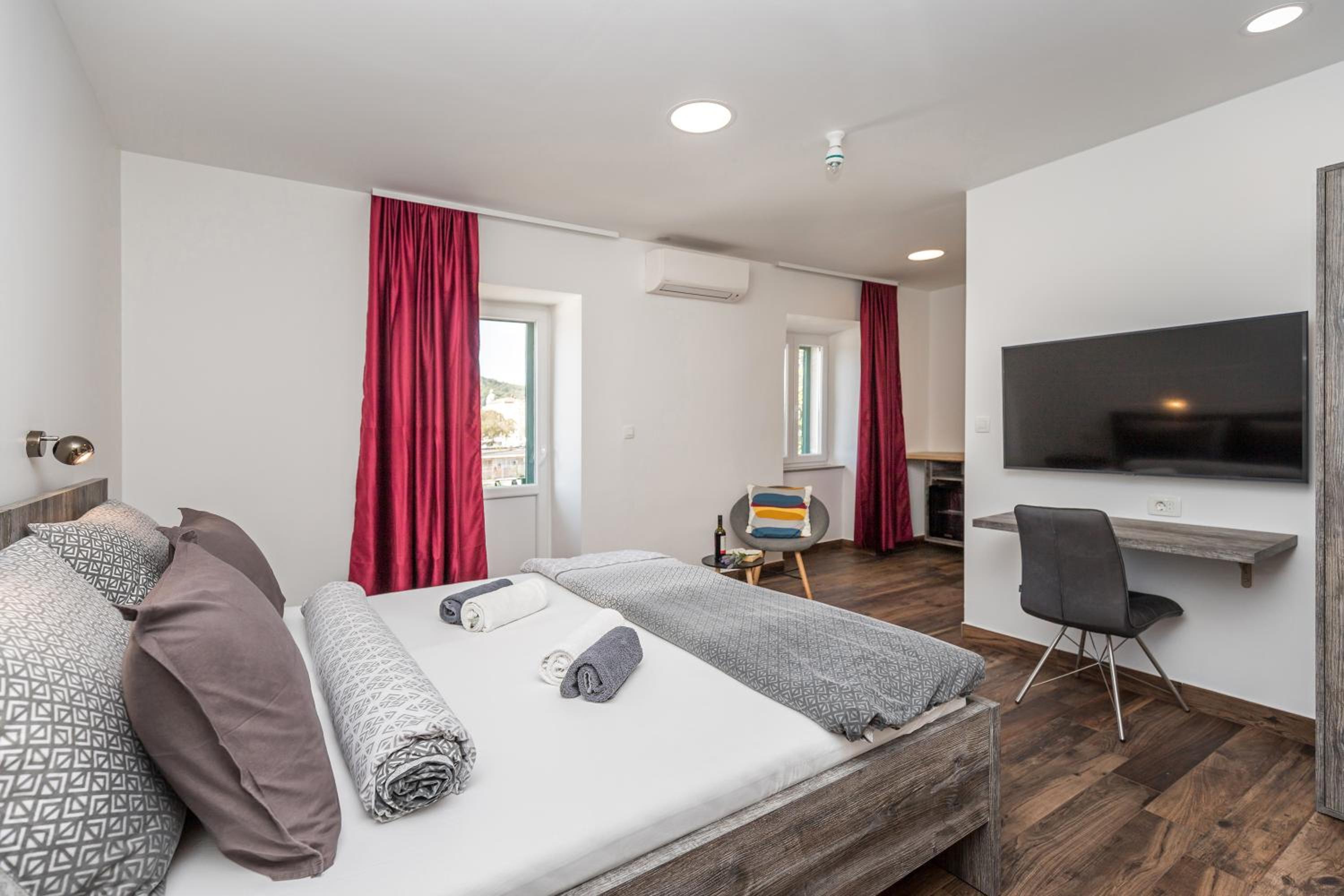 Apinelo Port Rooms photo 4