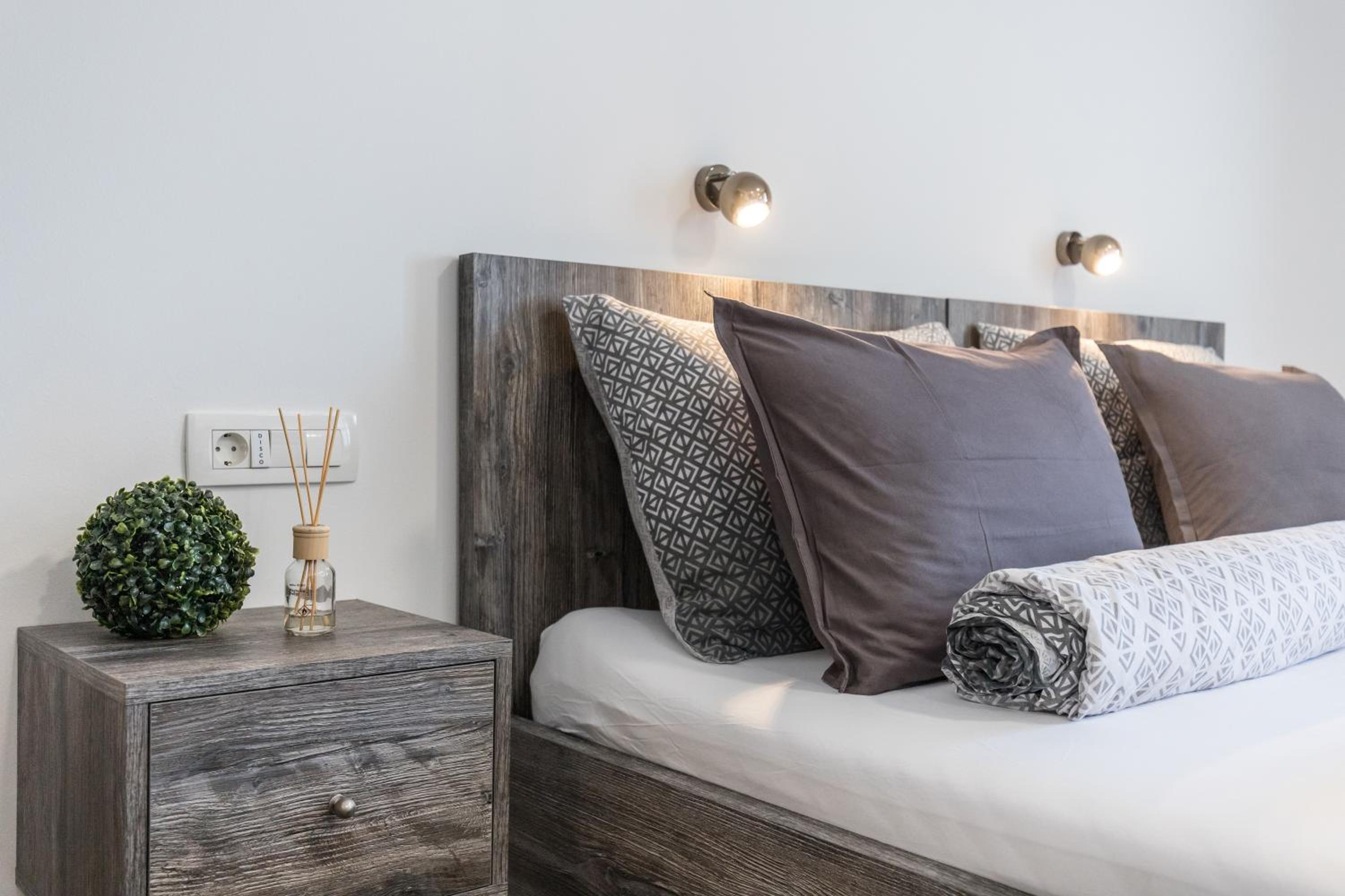 Apinelo Port Rooms en Split — bedroom