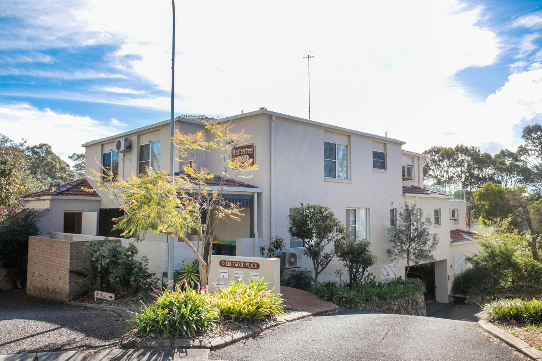 Denhams Beach side holiday apartment