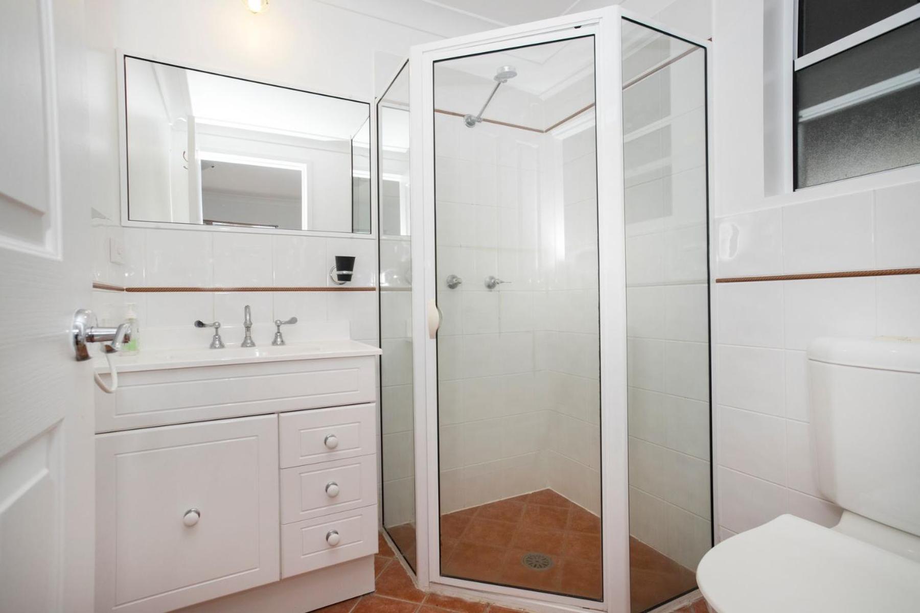 Denhams Beach side holiday apartment