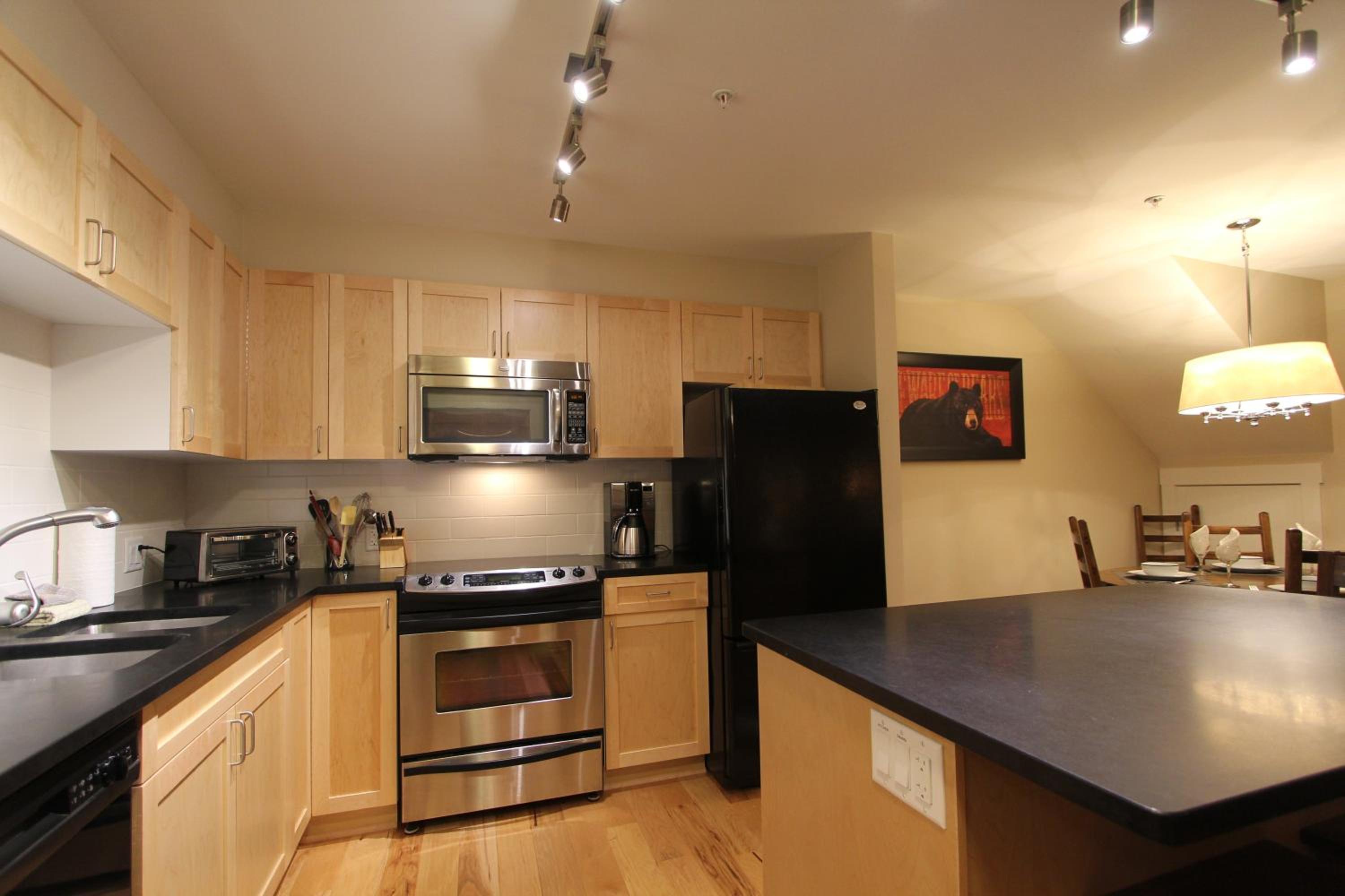 Villas Snowberry by Whistler Retreats view 3