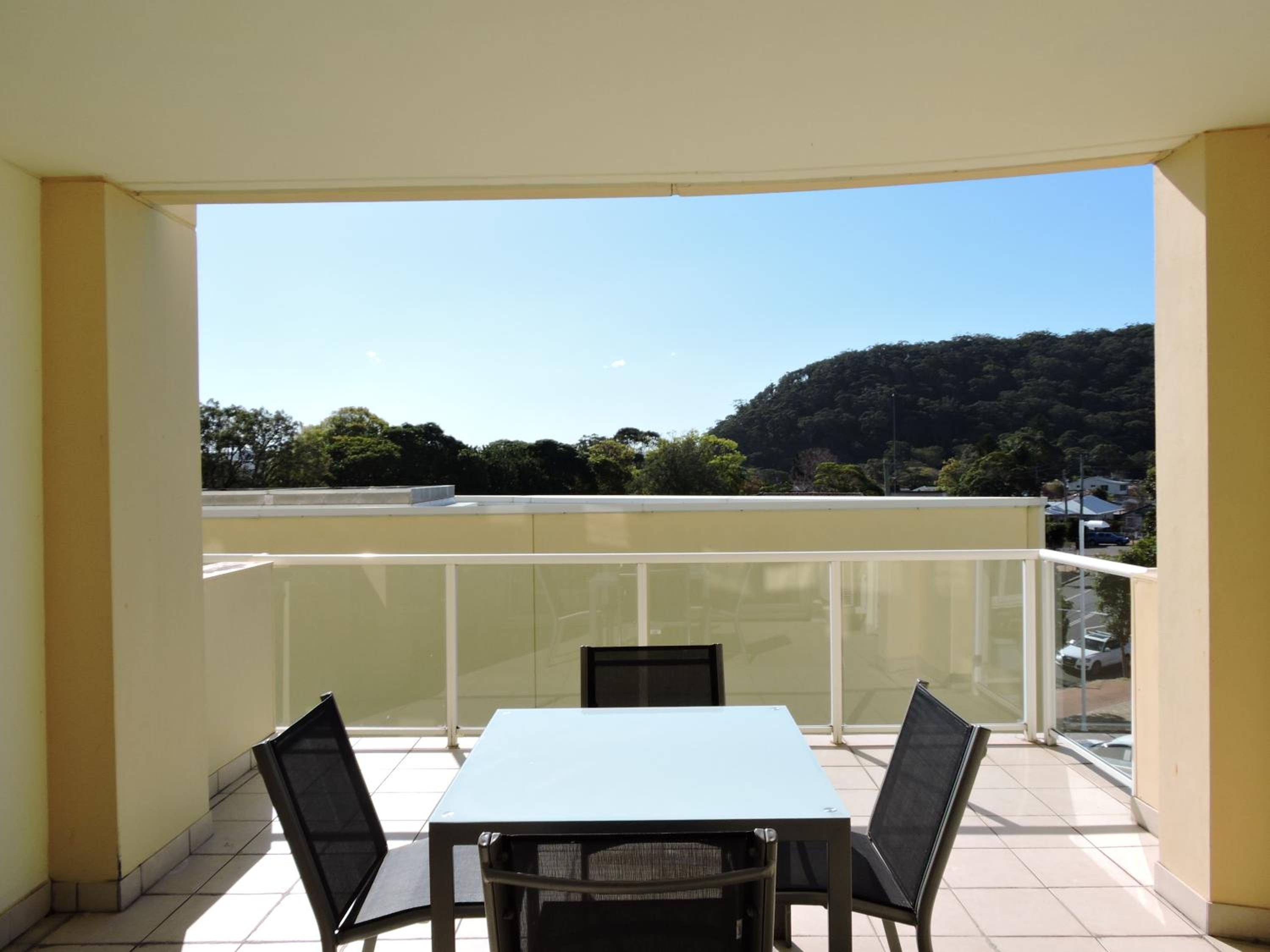 BASE Holidays - Ettalong Beach Premium Apartments