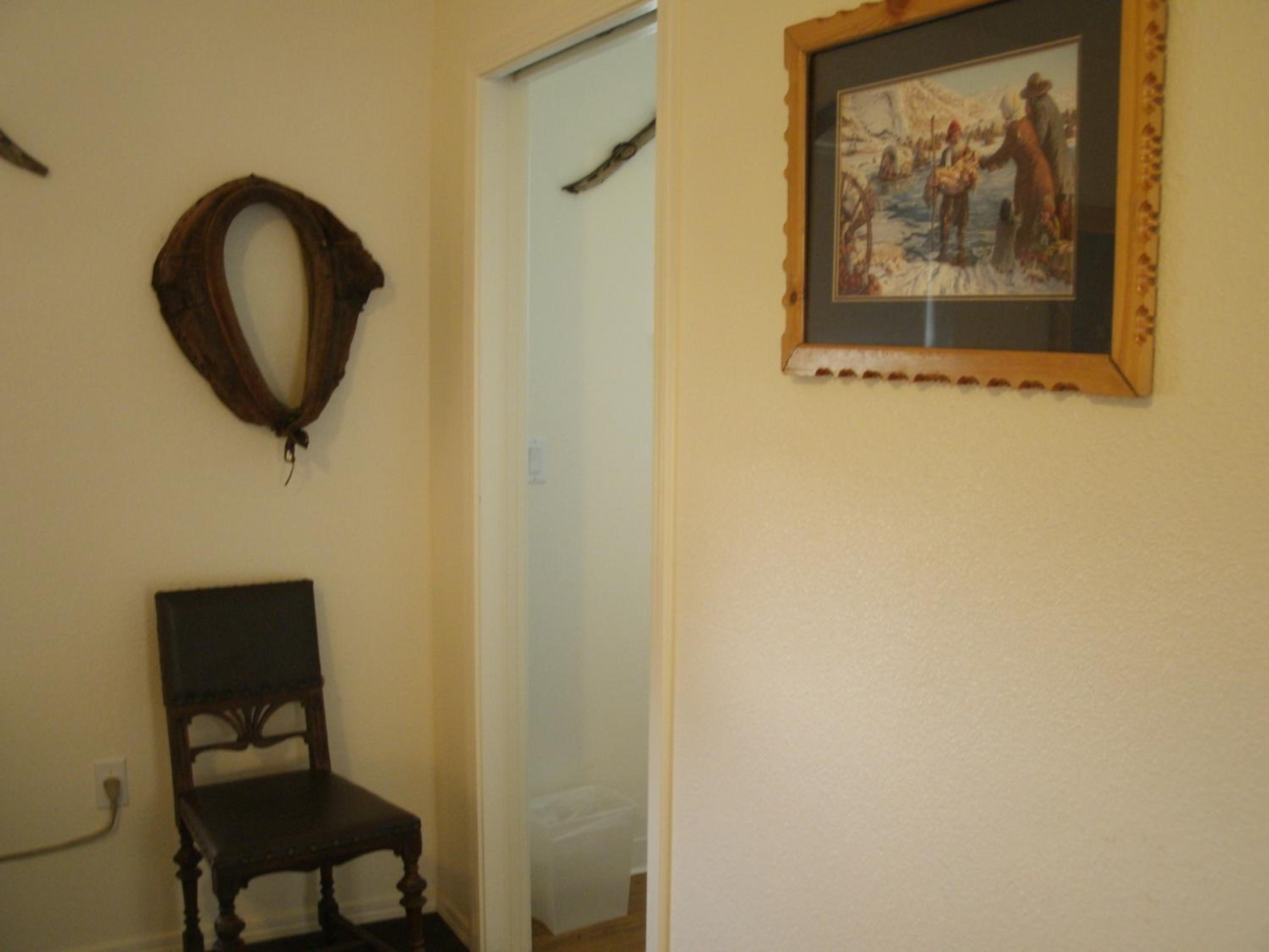 Virginia City Inn - Property Image 4