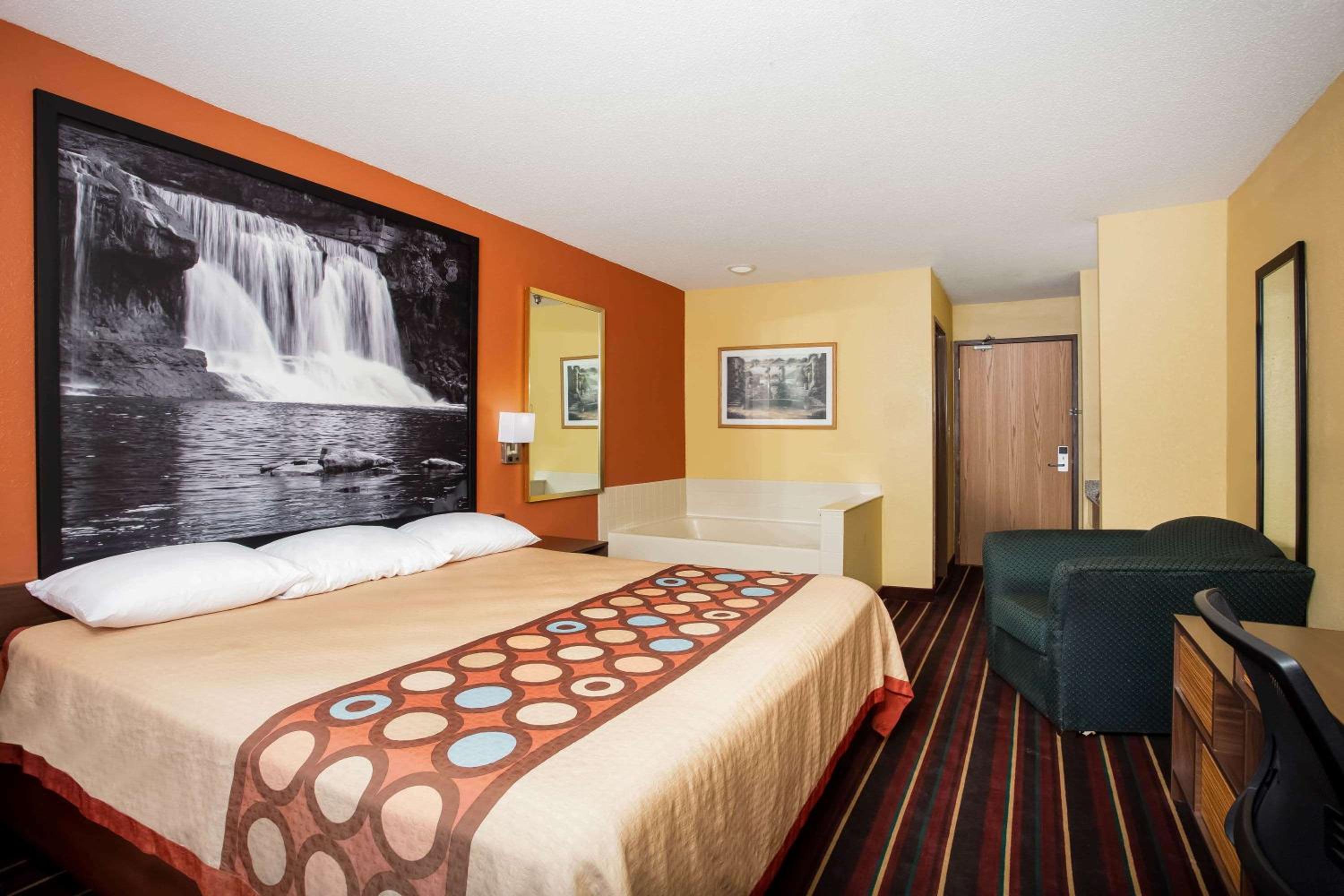Crawfordsville Vacations - Super 8 by Wyndham Crawfordsville - Property Image 9