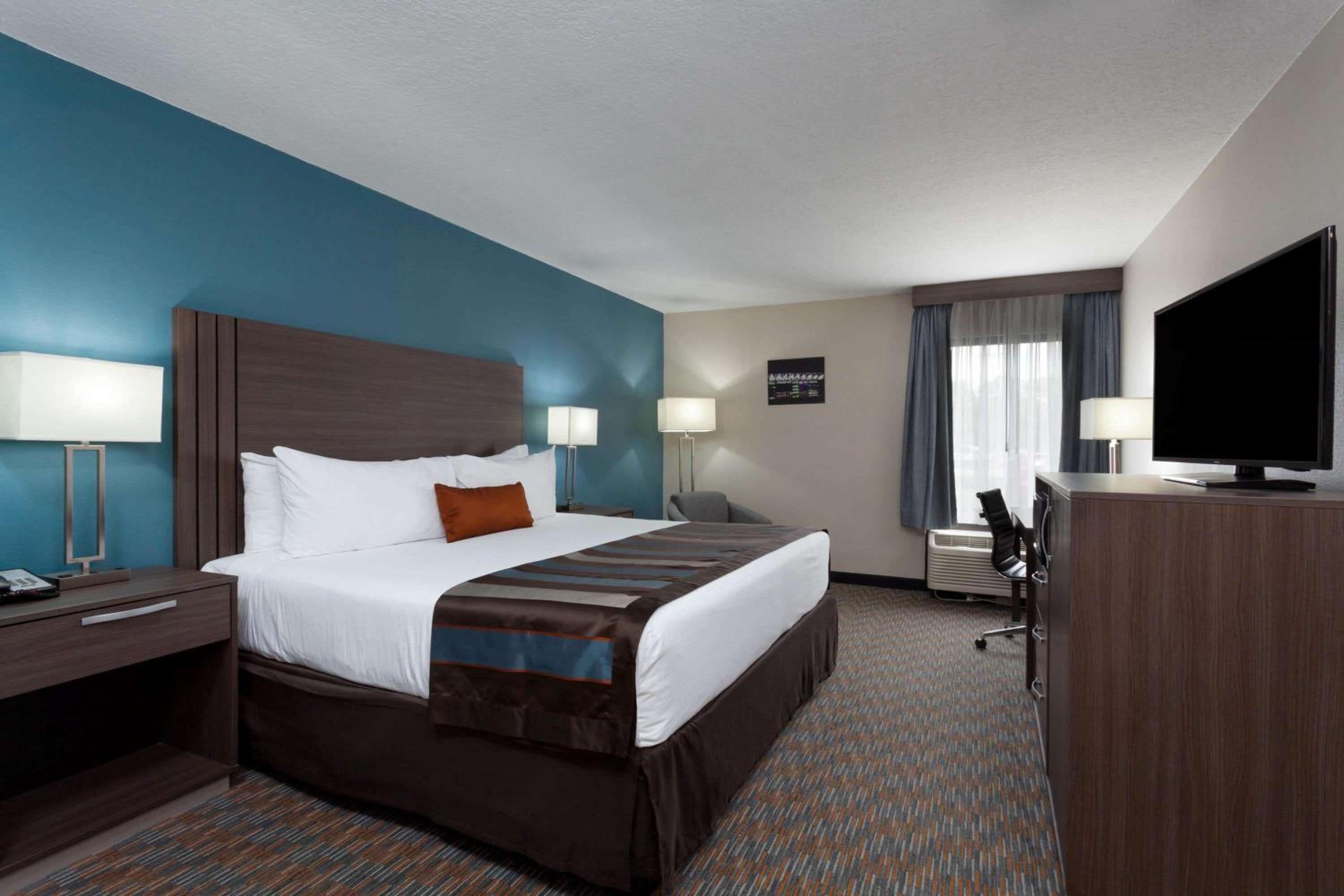 Nobile Hotel Parkway at Celebration Orlando Very Close to Disney Theme Parks 3