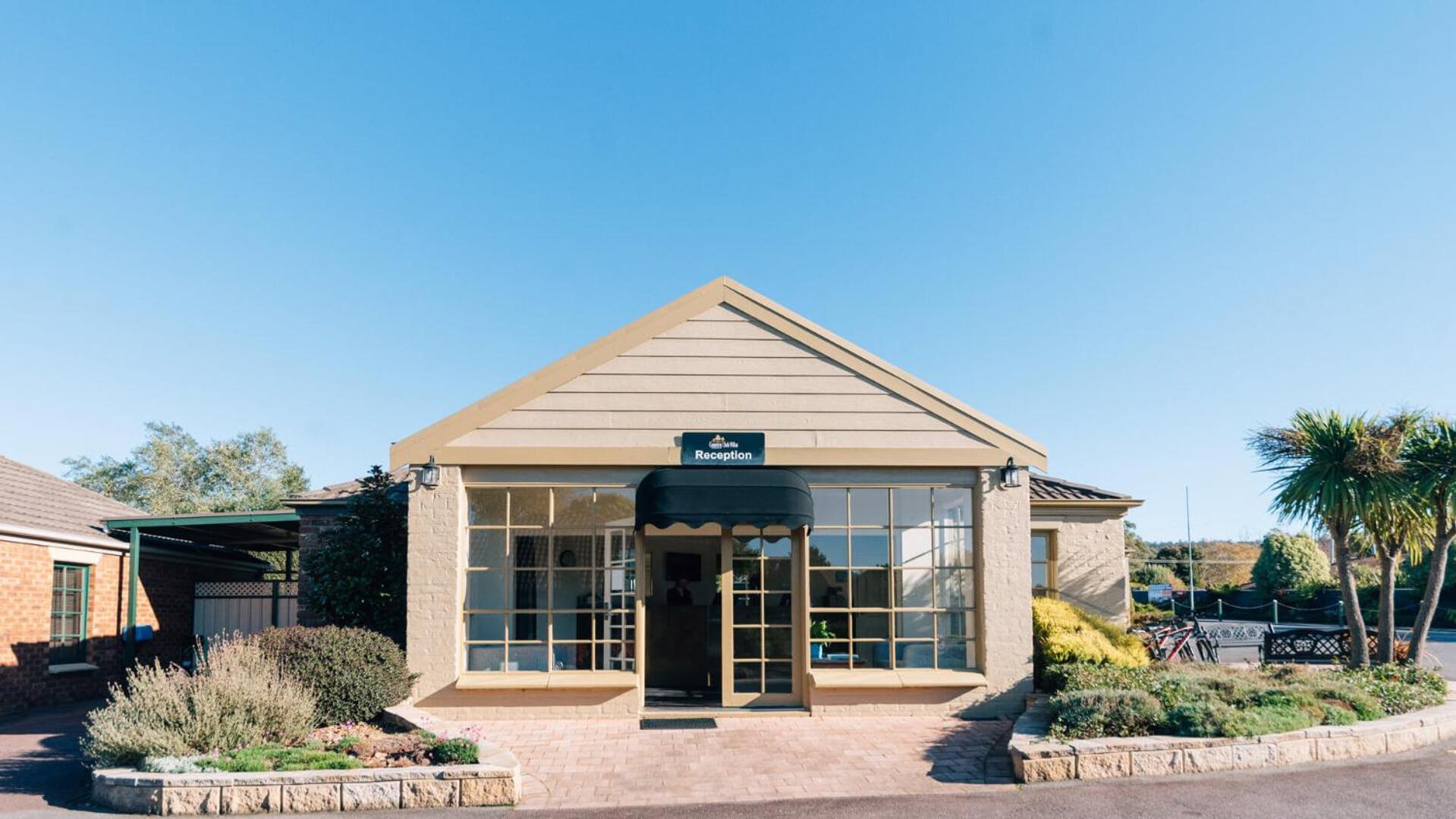 Launceston Vacations - Country Club Villas - Property Image 3