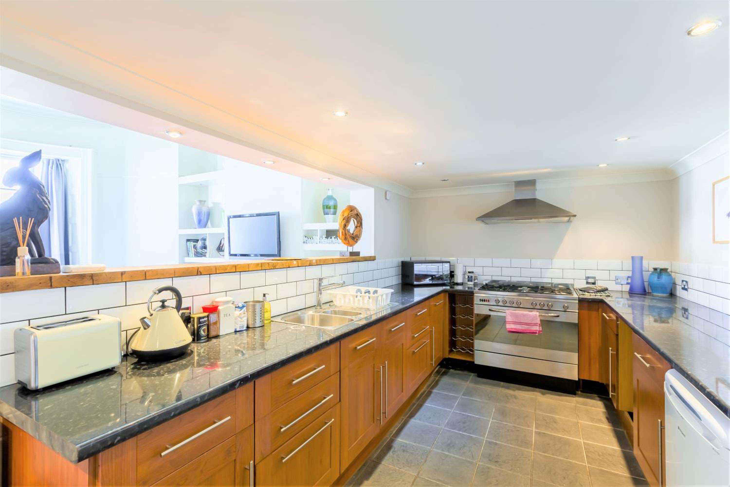 Luxury Apartments - Churchside view 5