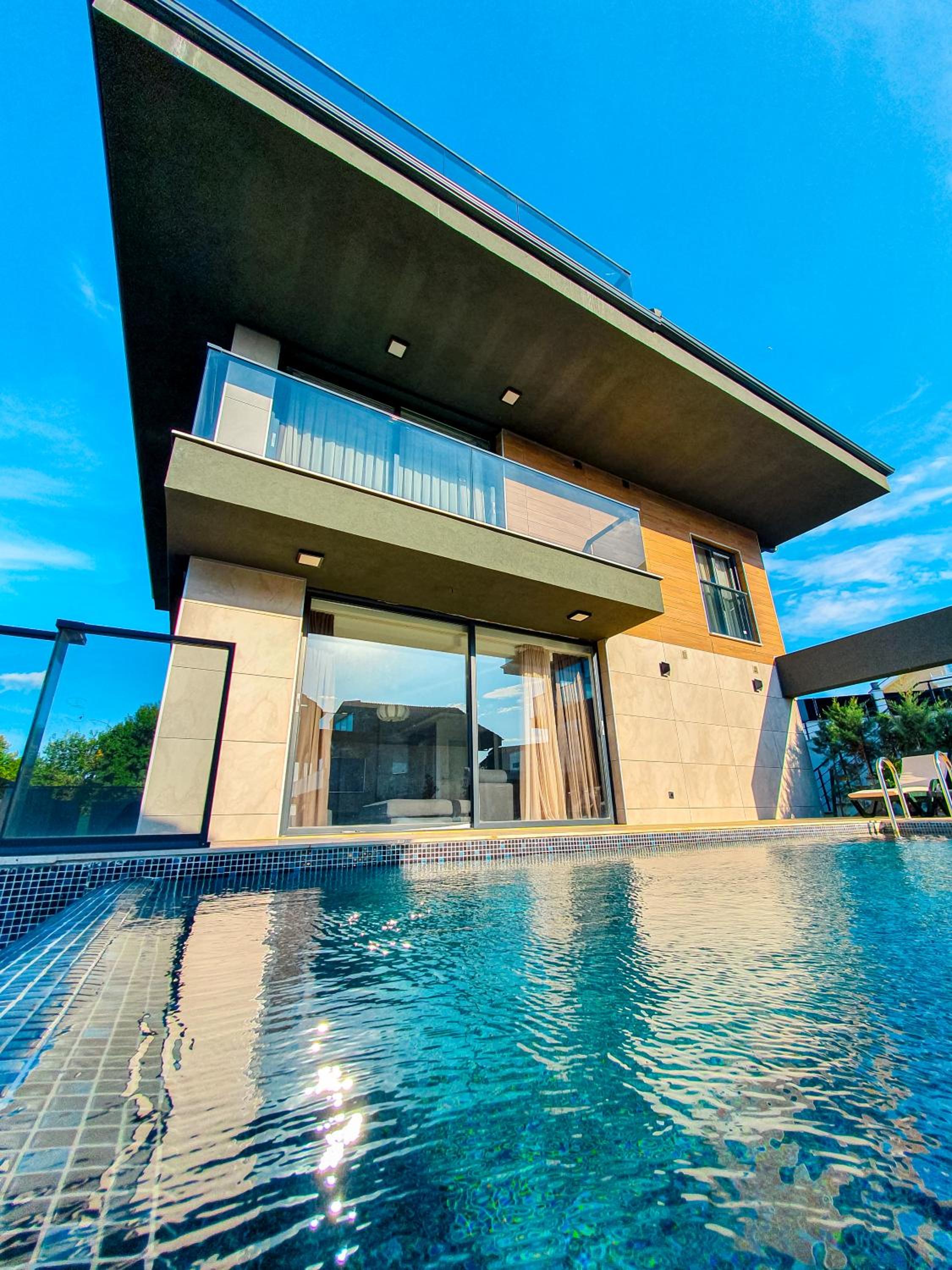 Royal Blue Istanbul - Luxury Villas